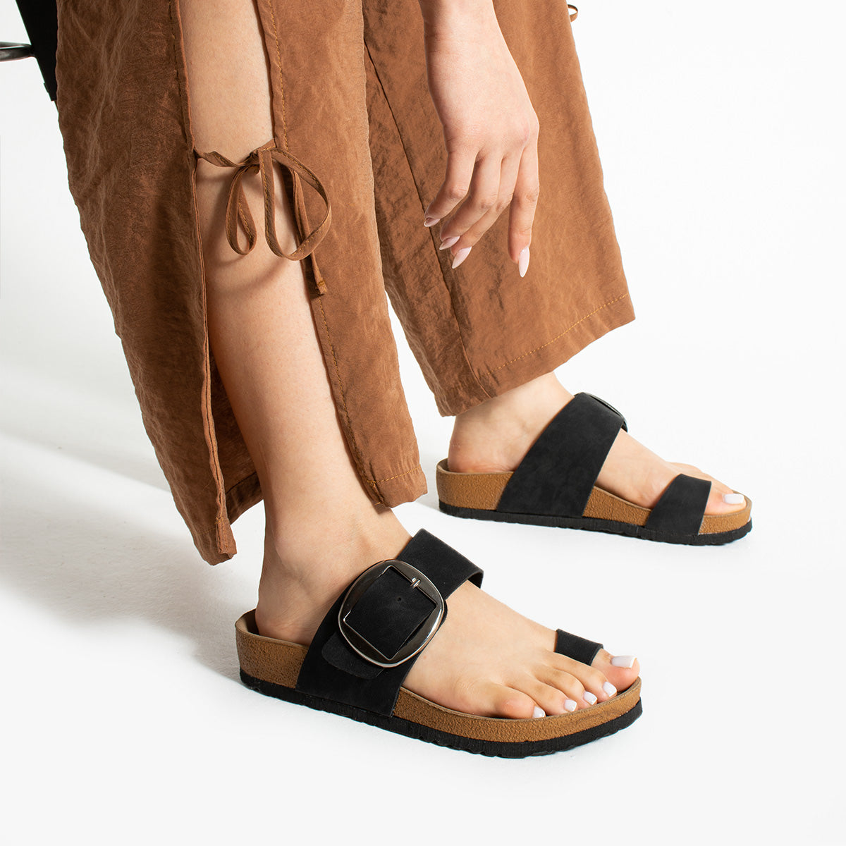 Pierre Cardin Saphyr Kadın Siyah Tokalı Terlik