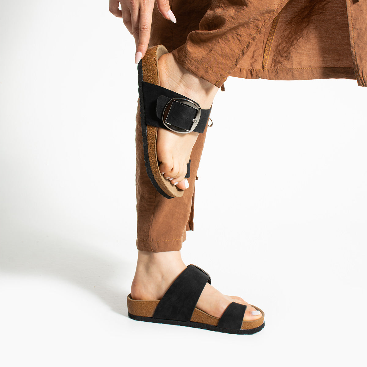 Pierre Cardin Saphyr Kadın Siyah Tokalı Terlik