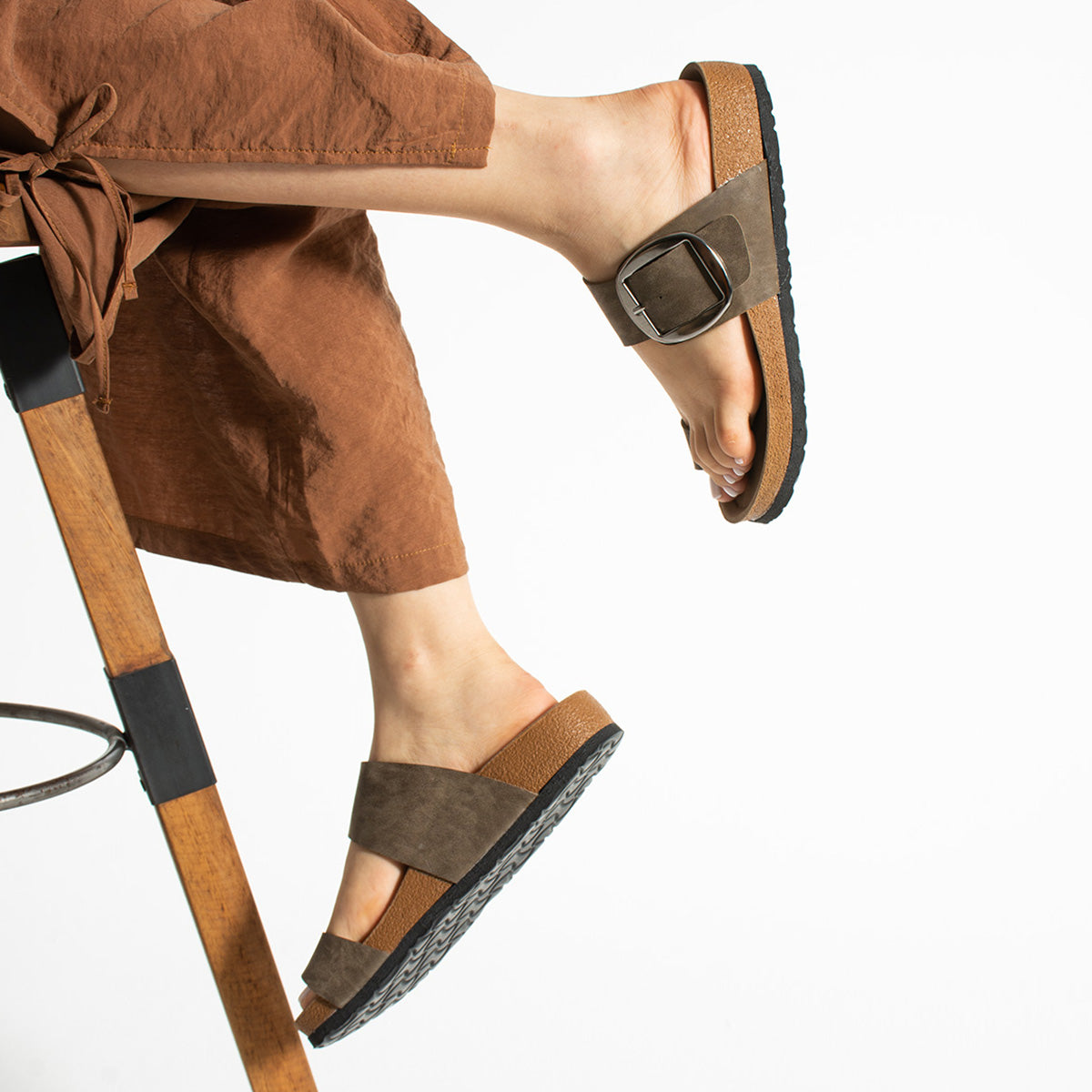 Pierre Cardin Saphyr Kadın Vizon Tokalı Terlik