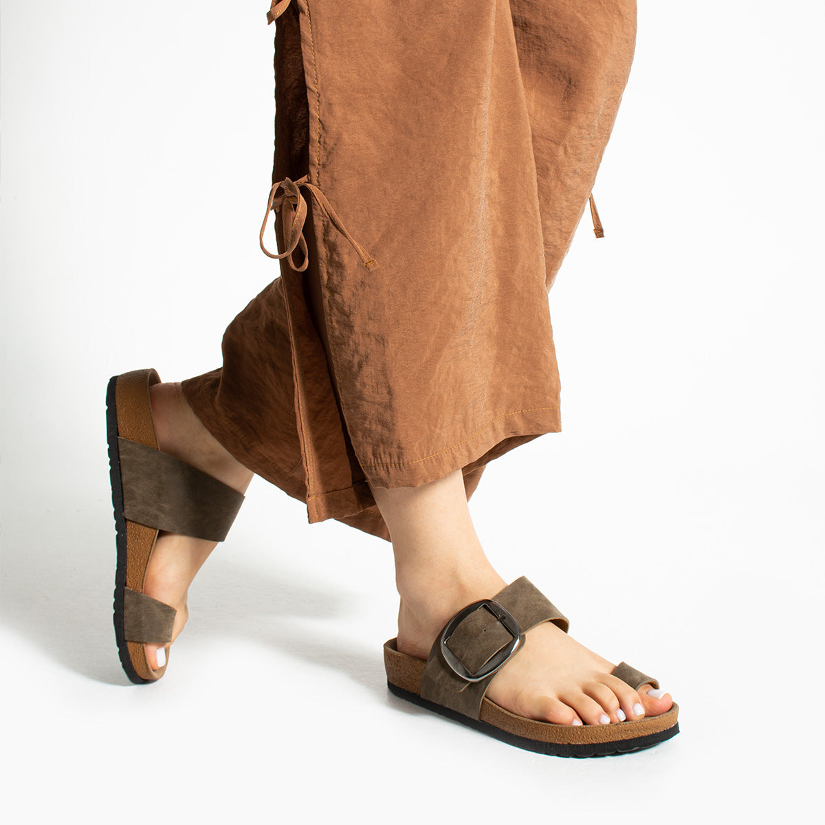 Pierre Cardin Saphyr Kadın Vizon Tokalı Terlik