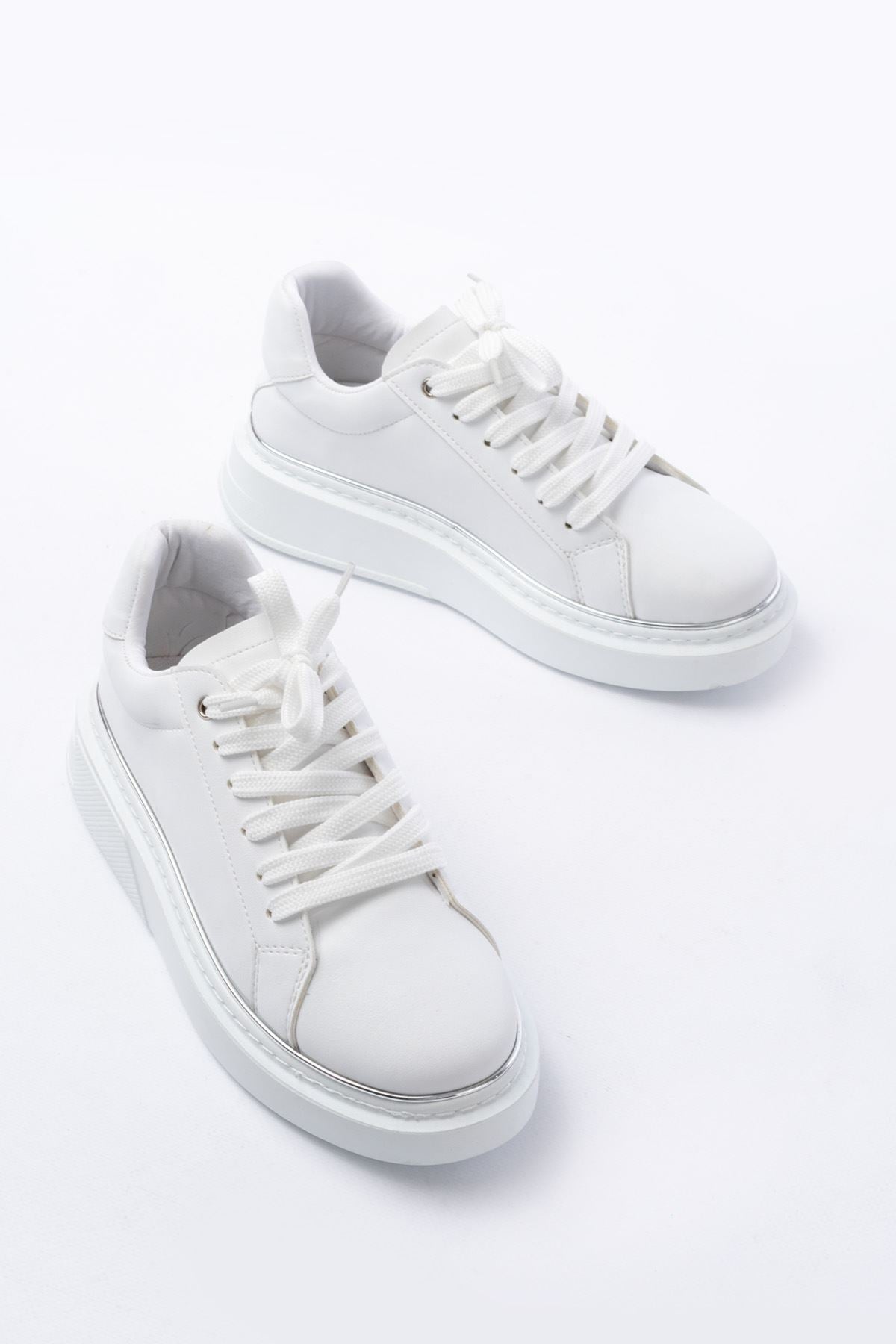 Sandery Kadın Beyaz Gümüş Bağcıklı Dikişli Spor Ayakkabı
