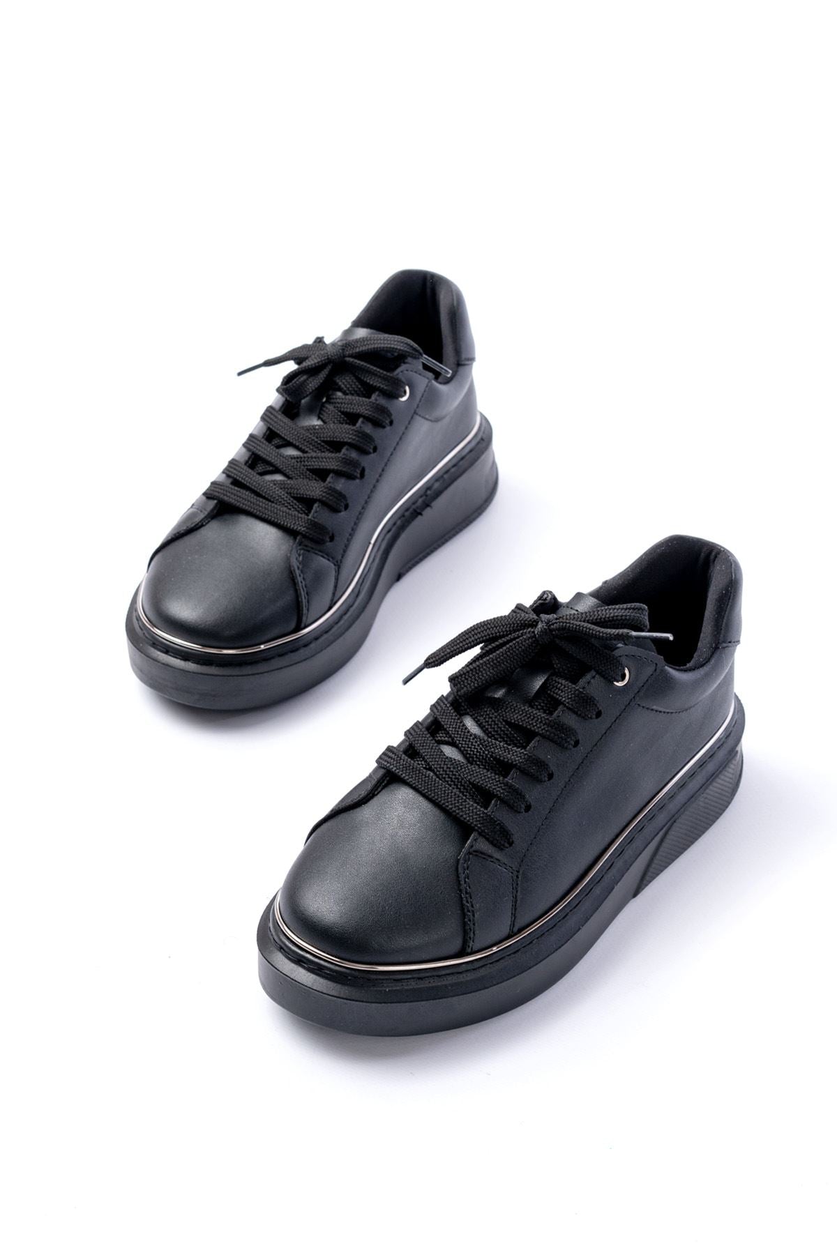 Sandery Kadın Siyah Platin Bağcıklı Dikişli Spor Ayakkabı