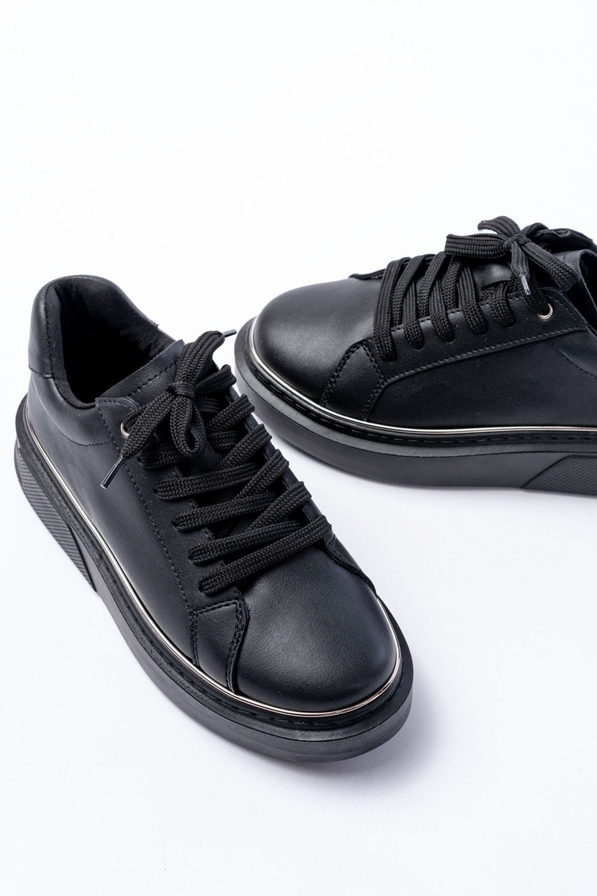 Sandery Kadın Siyah Platin Bağcıklı Dikişli Spor Ayakkabı