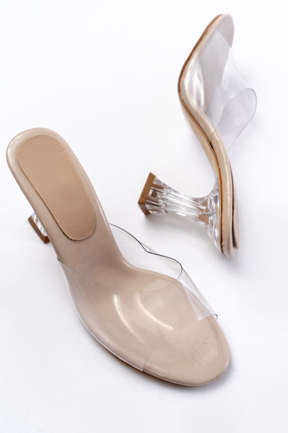 Prument Bej Rugan Şeffaf Bantlı Şeffaf Topuklu Yuvarlak Burunlu Kadın Terlik