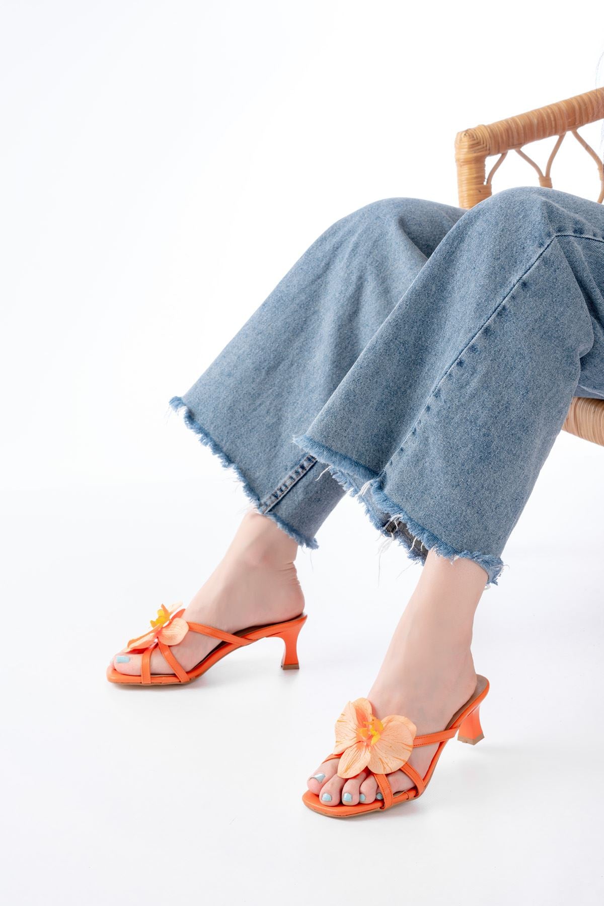 Felis Kadın Turuncu Orkide Detaylı Topuklu Terlik