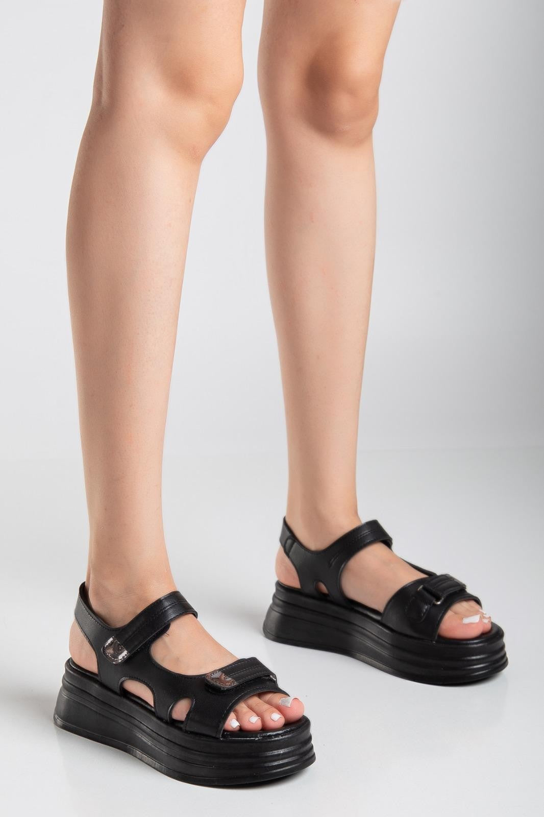 Saide Kadın Siyah Cırt Cırtlı Sandalet