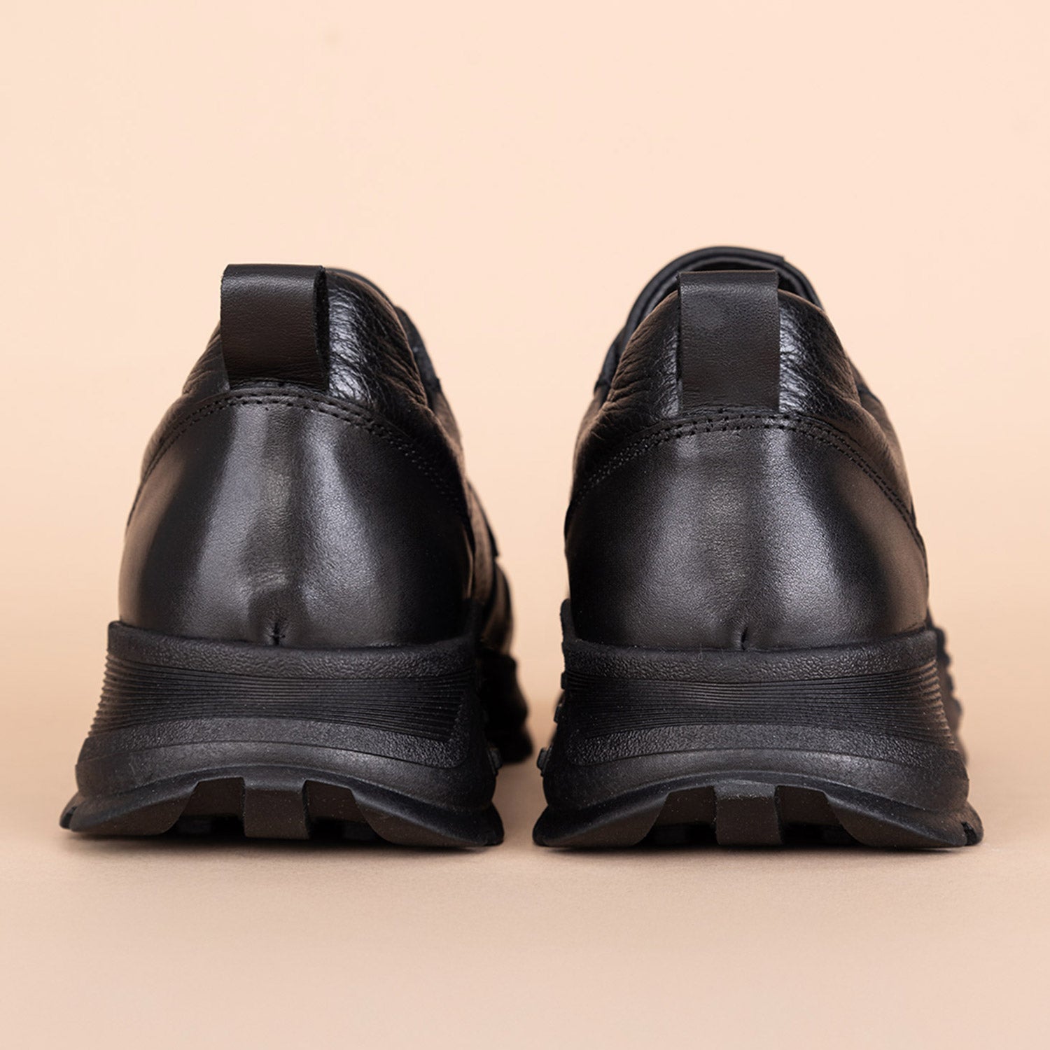 Salfas Kadın Hakiki Deri Siyah Spor Ayakkabı