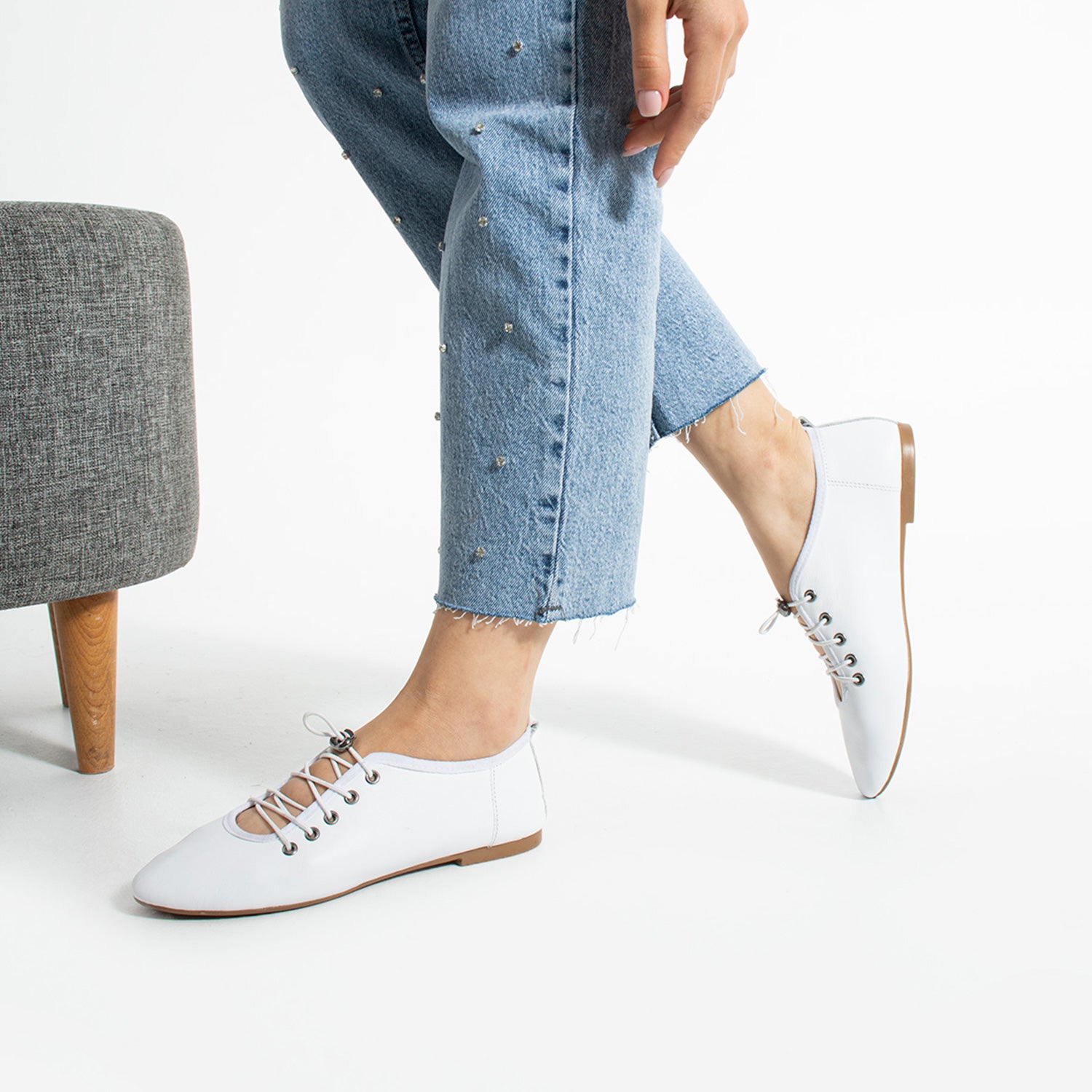 Santa Kadın Bağcık Detaylı Hakiki Deri Beyaz Babet Ayakkabı