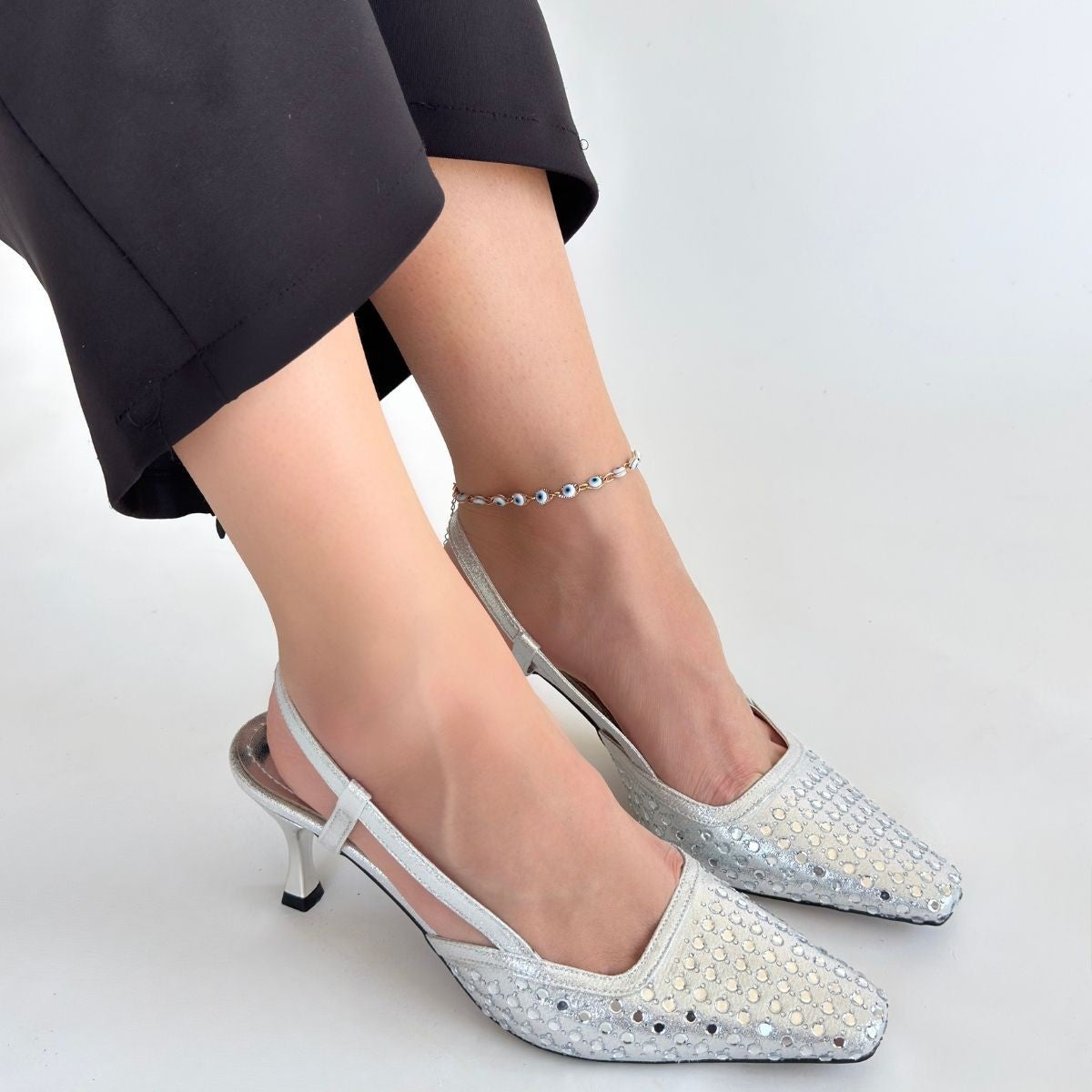 Sione Kadın Gümüş Taş Detaylı Topuklu Ayakkabı