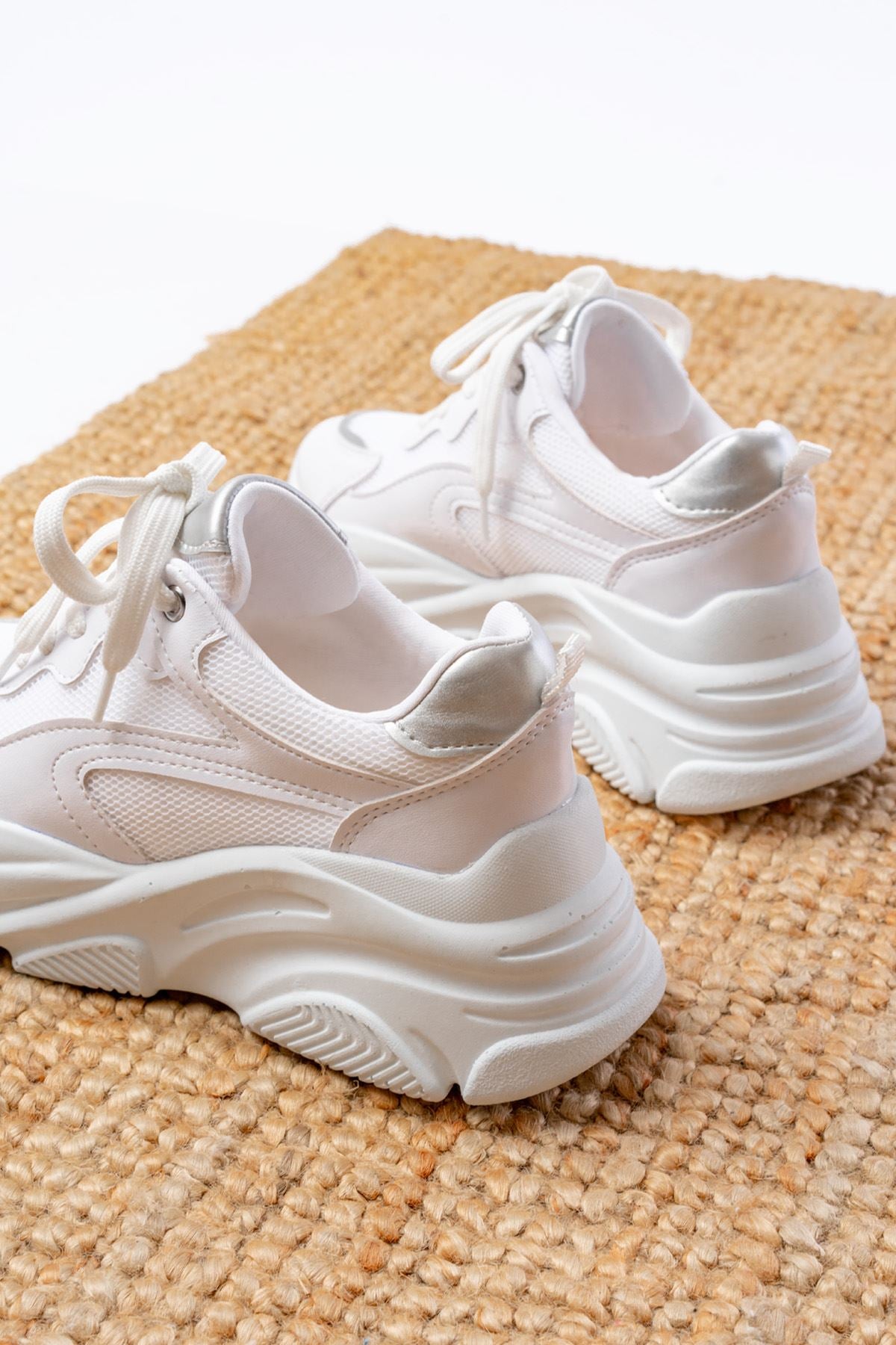 Kubanche Beyaz Gümüş Bağcıklı Fileli Günlük Spor Ayakkabı