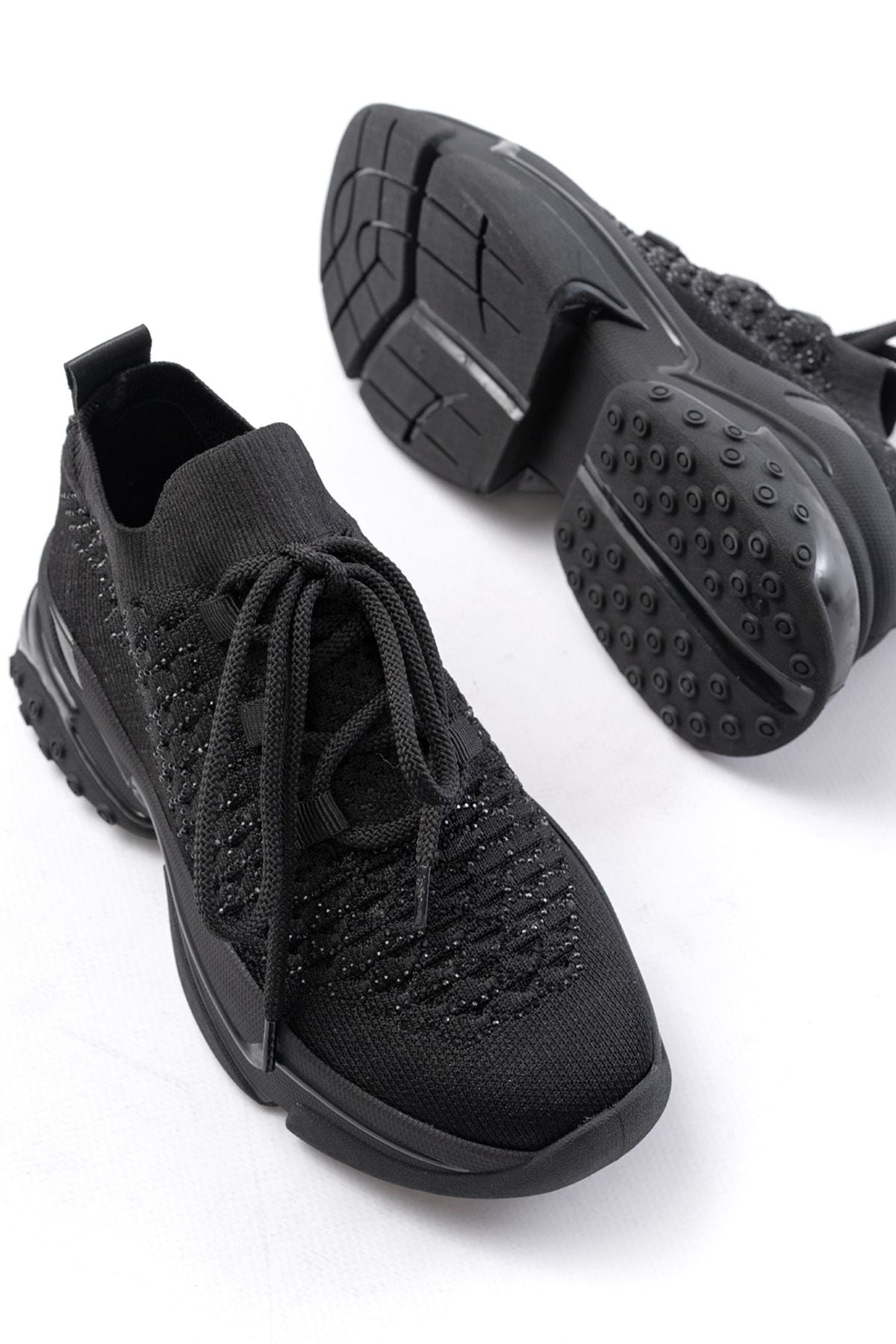 Gylary Siyah Bağcıklı Fileli Taş Aksesuarlı Kadın Spor Ayakkabı