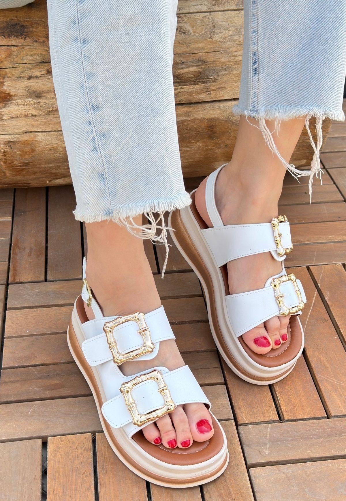 Stan Kadın Beyaz Tokalı Kemerli Sandalet