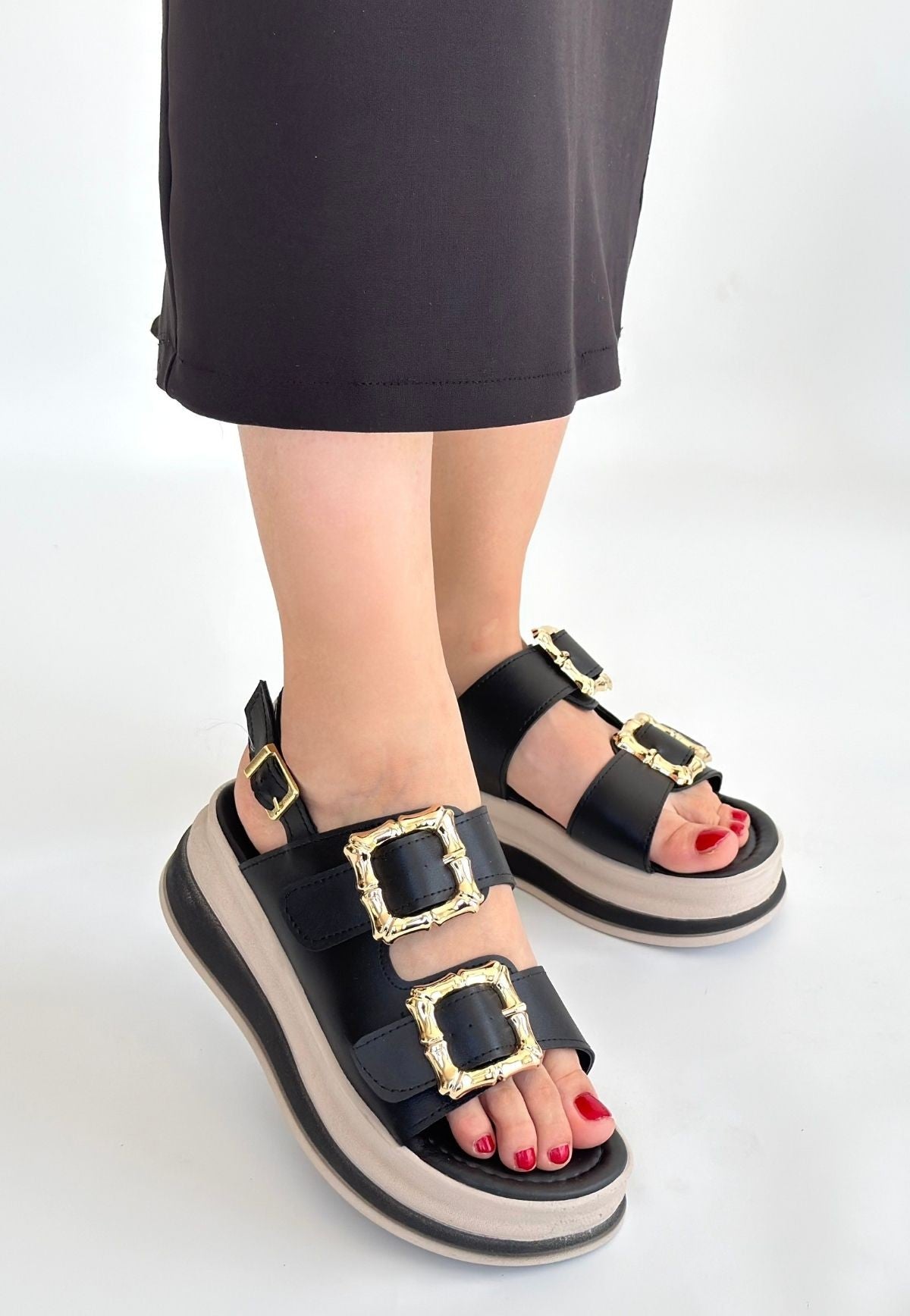 Stan Kadın Siyah Tokalı Kemerli Sandalet