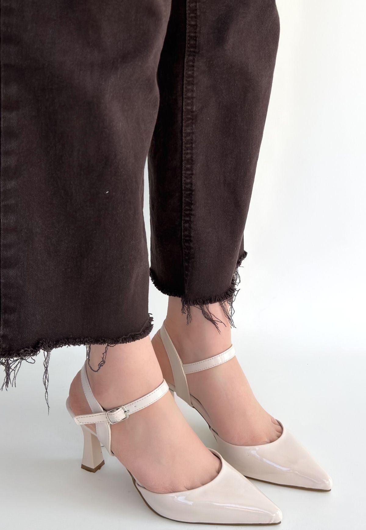 Suden Kadın Bej Rugan Topuklu Ayakkabı