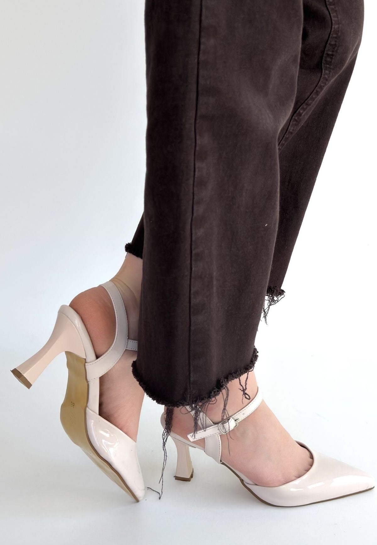 Suden Kadın Bej Rugan Topuklu Ayakkabı