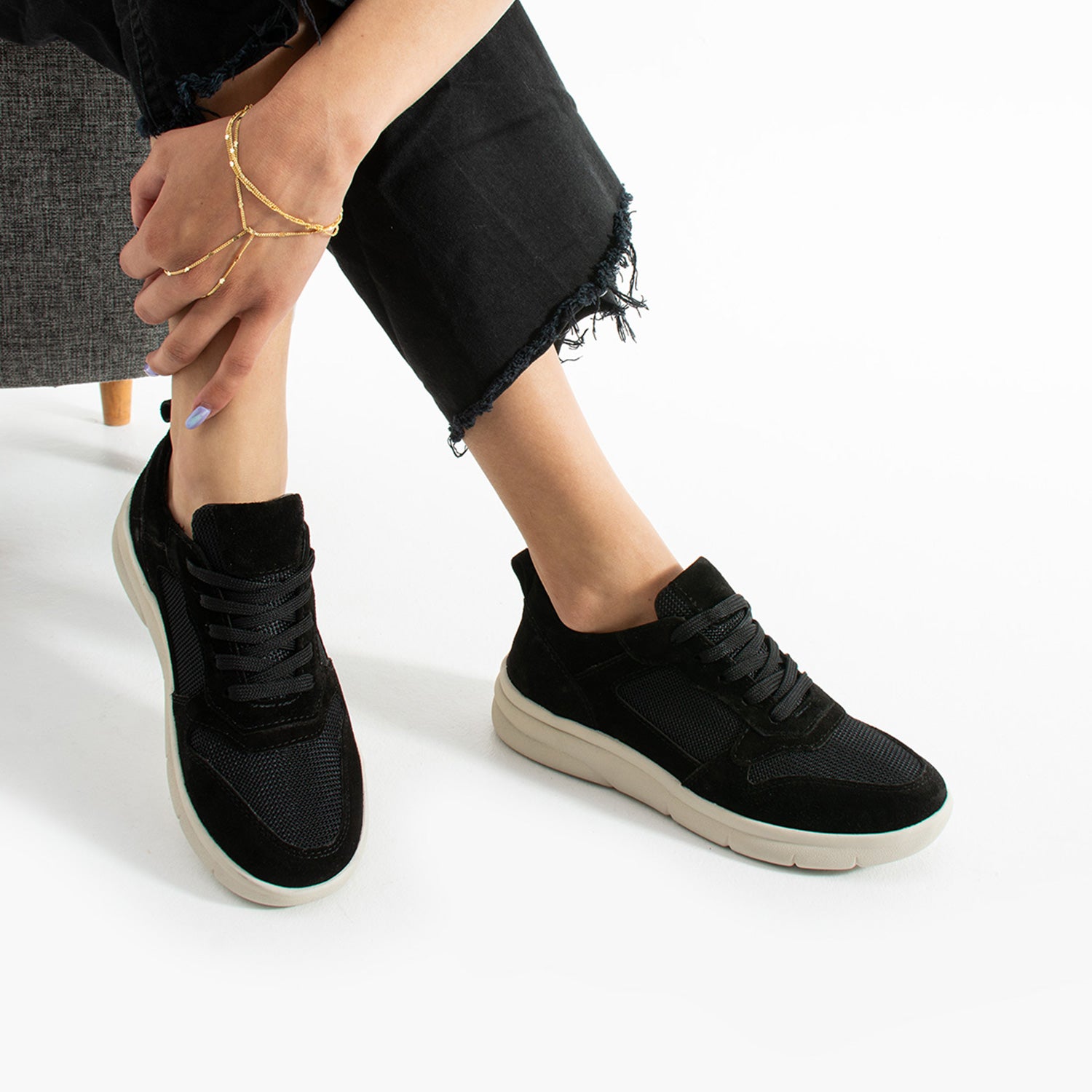 Thaes Kadın Hakiki Süet Deri Siyah Spor Ayakkabı