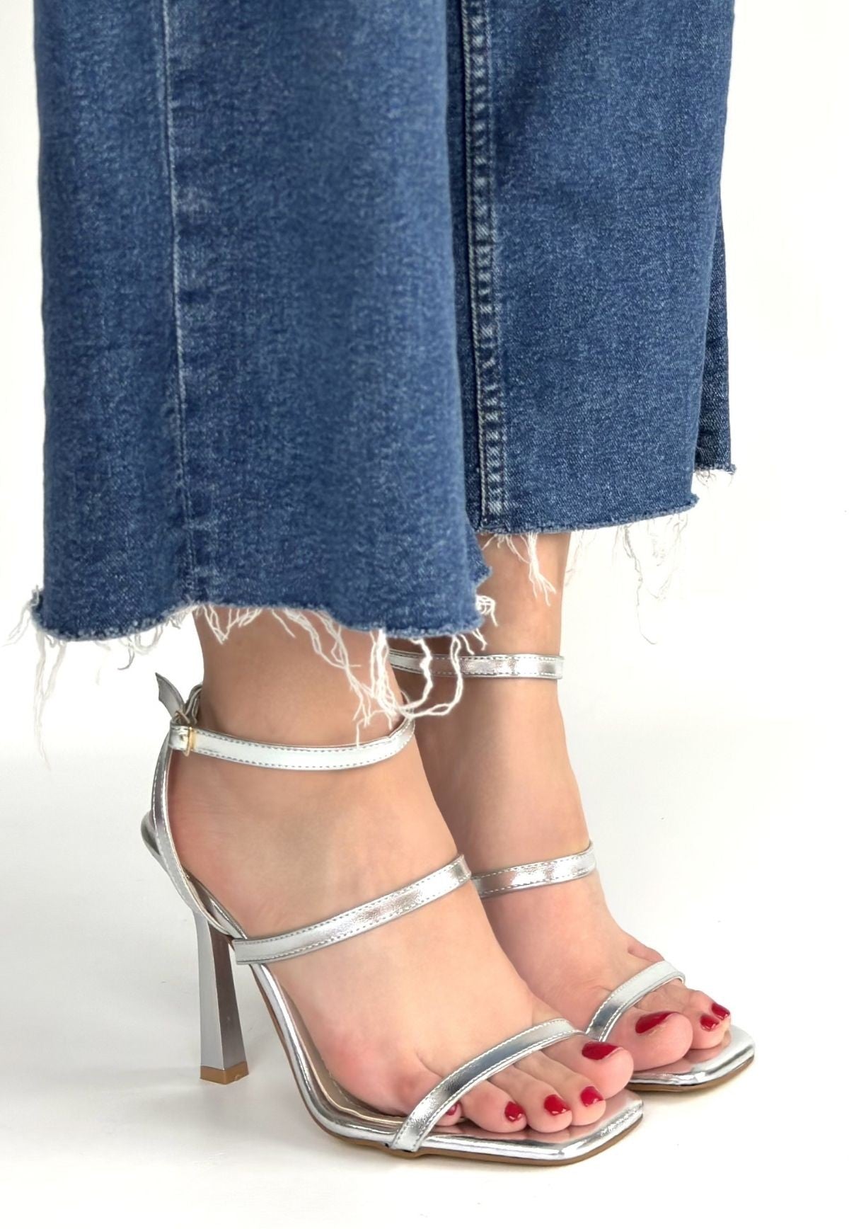 Umira Kadın Gümüş Rugan Topuklu Ayakkabı