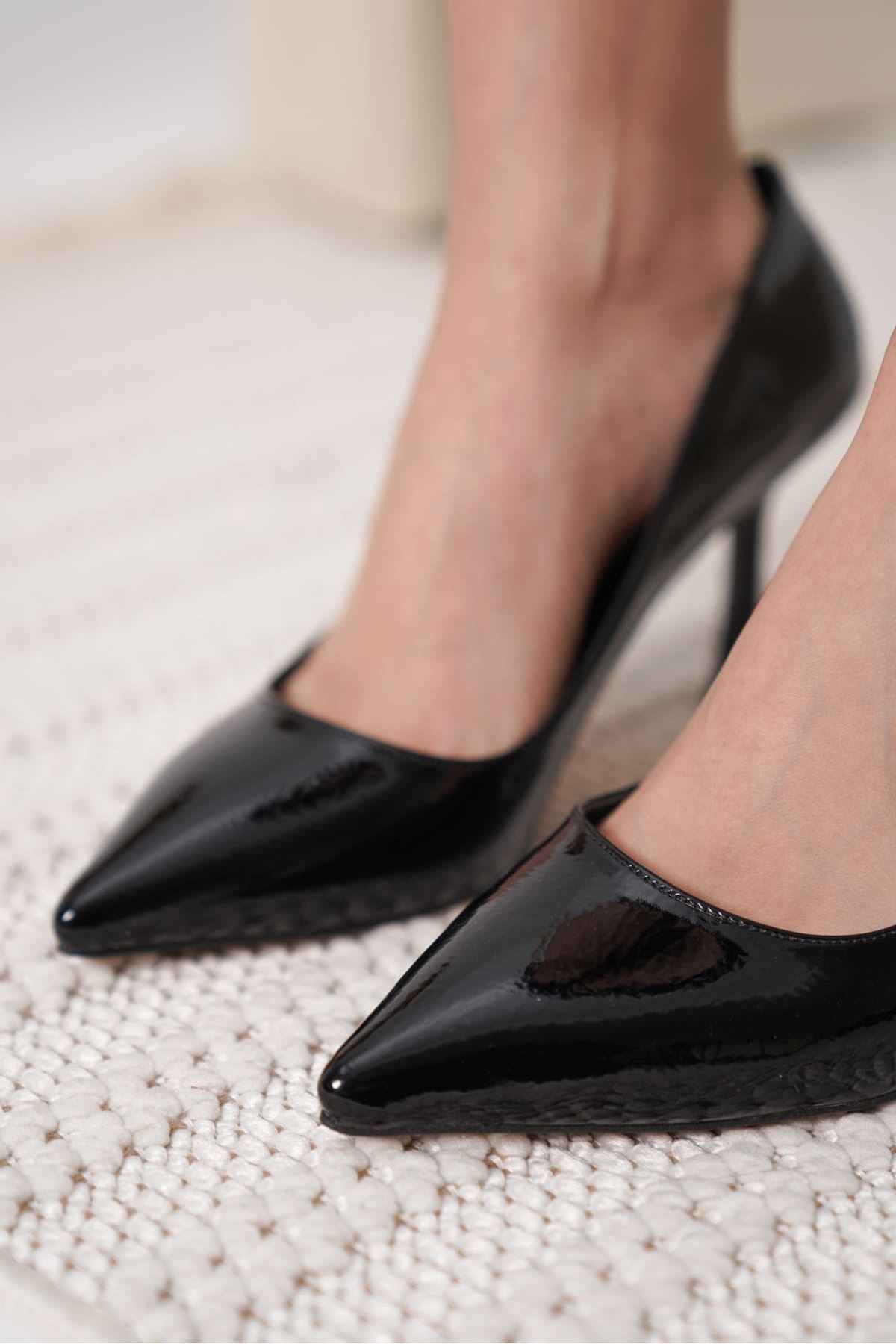 Zelena Kadın Siyah Kırışık Rugan Stiletto Topuklu Ayakkabı