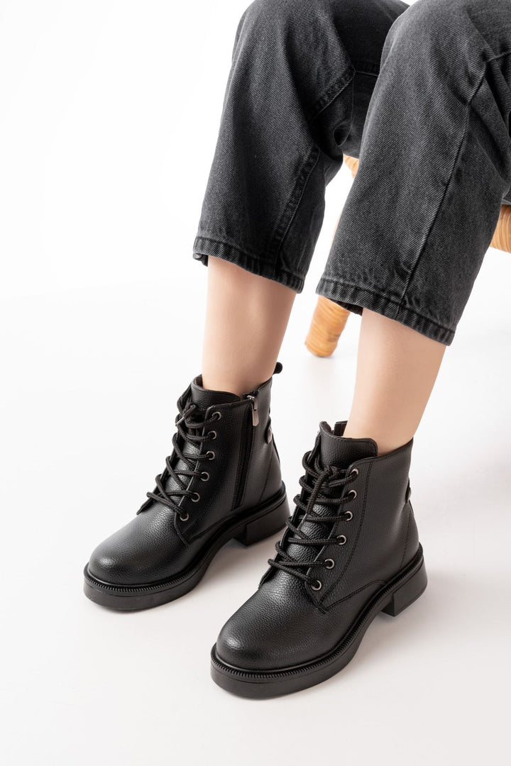 Lauran Siyah Galata Bağcıklı Fermuarlı Kadın Bot