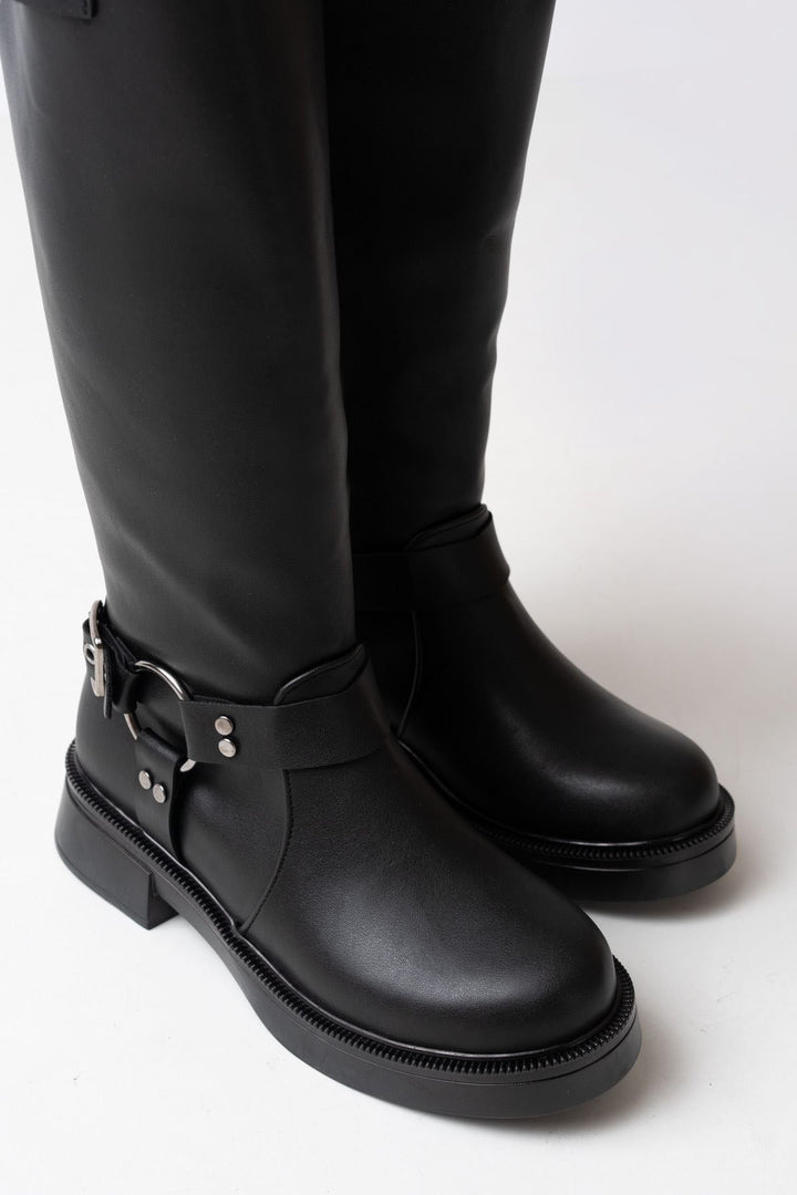 Dehun Siyah Toka Aksesuarlı Fermuarlı Günlük Kadın Çizme