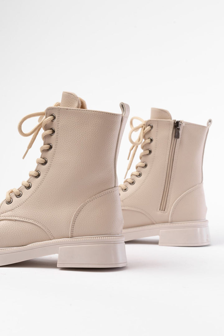 Fatenle Bej Galata Düz Topuklu Bağcıklı Fermuarlı Kadın Bot