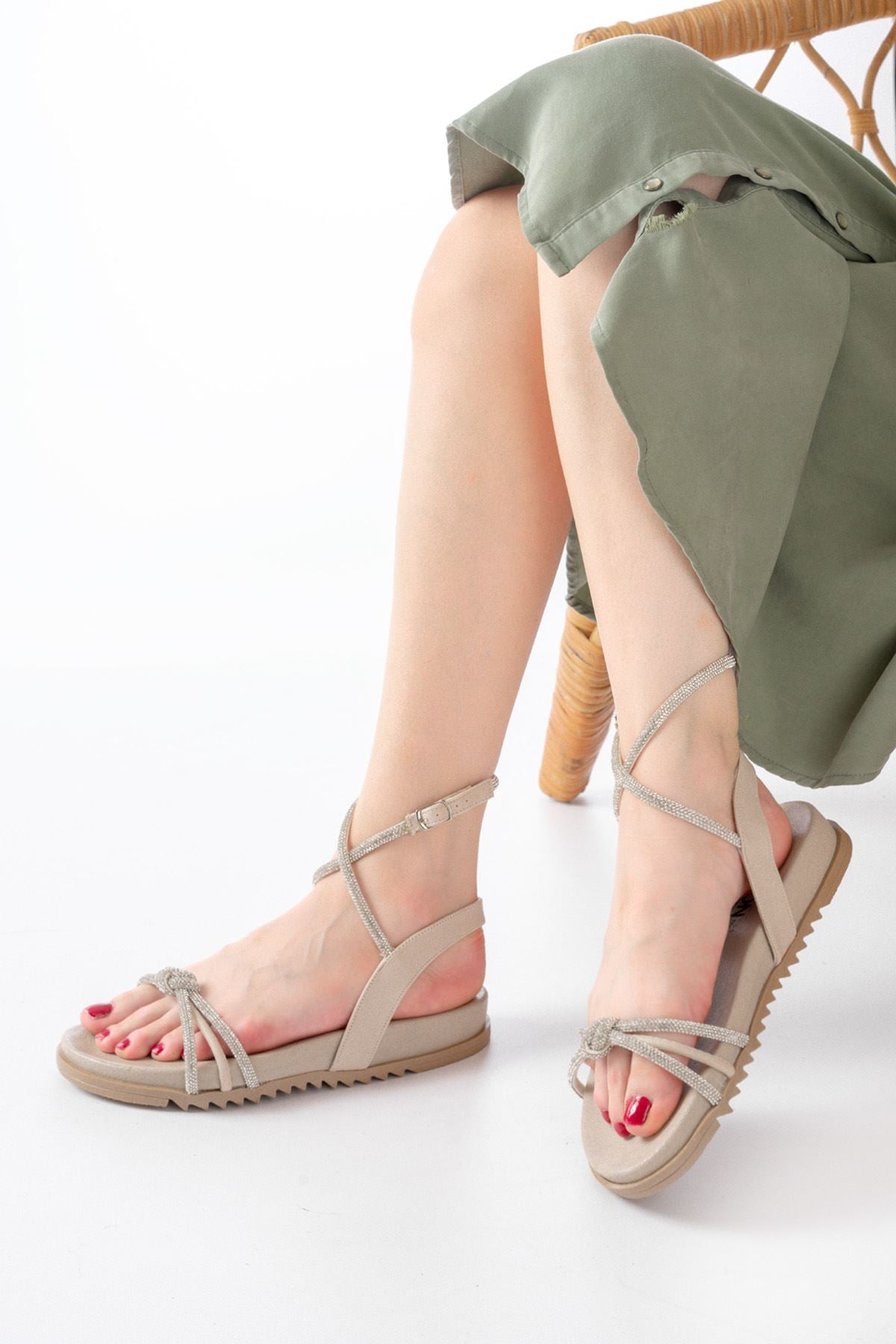 Paterms Bej Gümüş Taşlı Kadın Sandalet