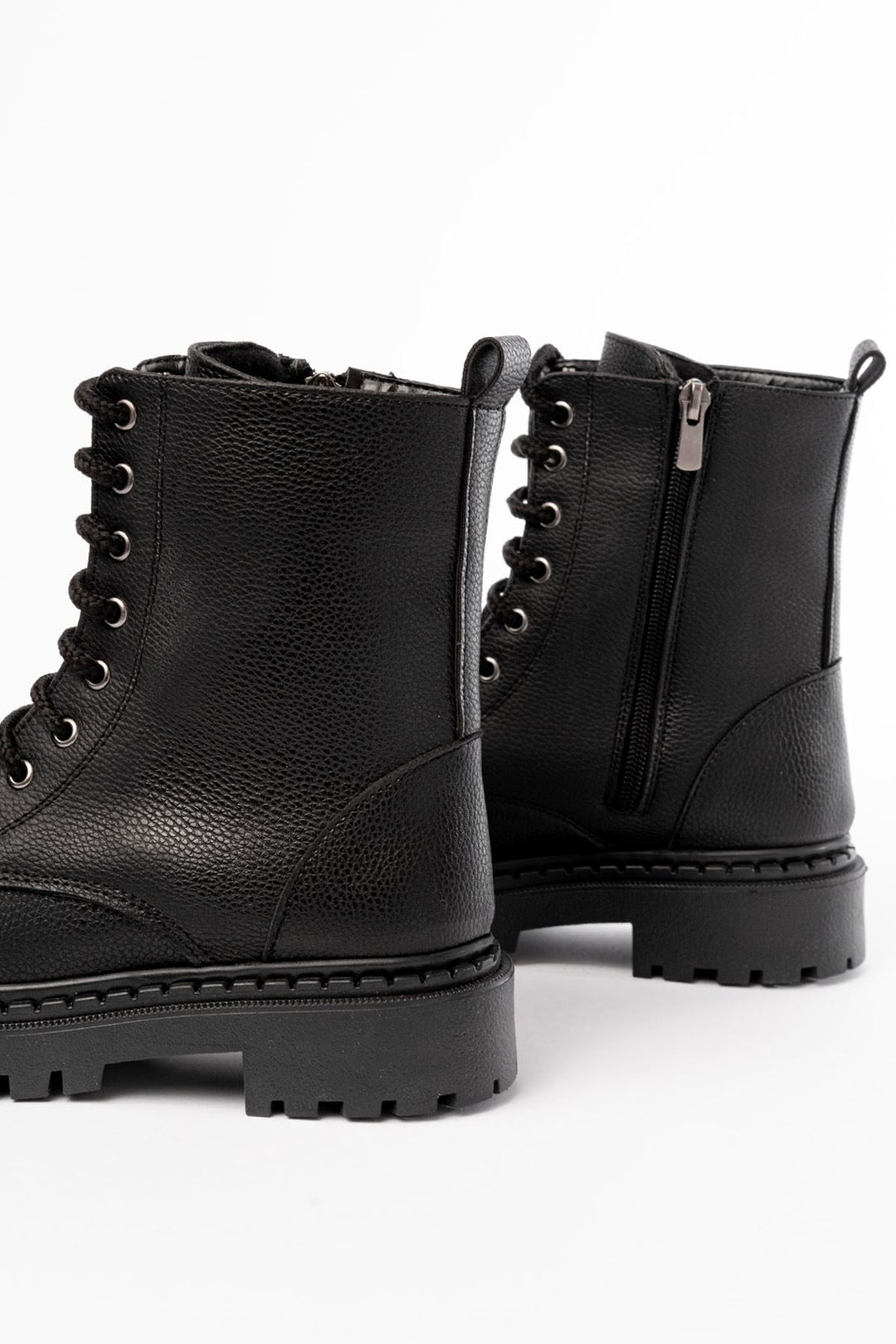 Reluna Siyah Luna Bağcıklı Fermuarlı Kadın Bot