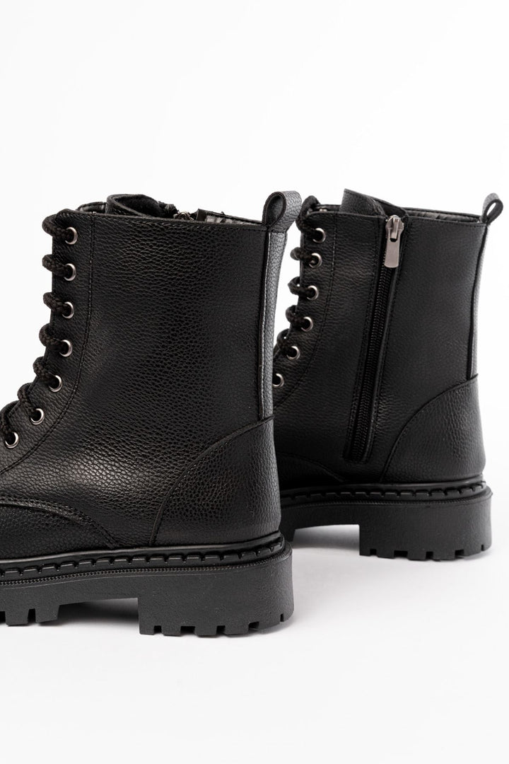 Reluna Siyah Luna Bağcıklı Fermuarlı Kadın Bot