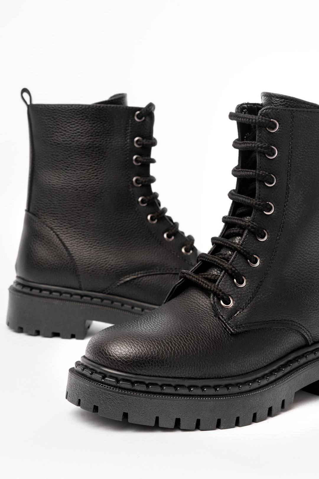 Reluna Siyah Luna Bağcıklı Fermuarlı Kadın Bot