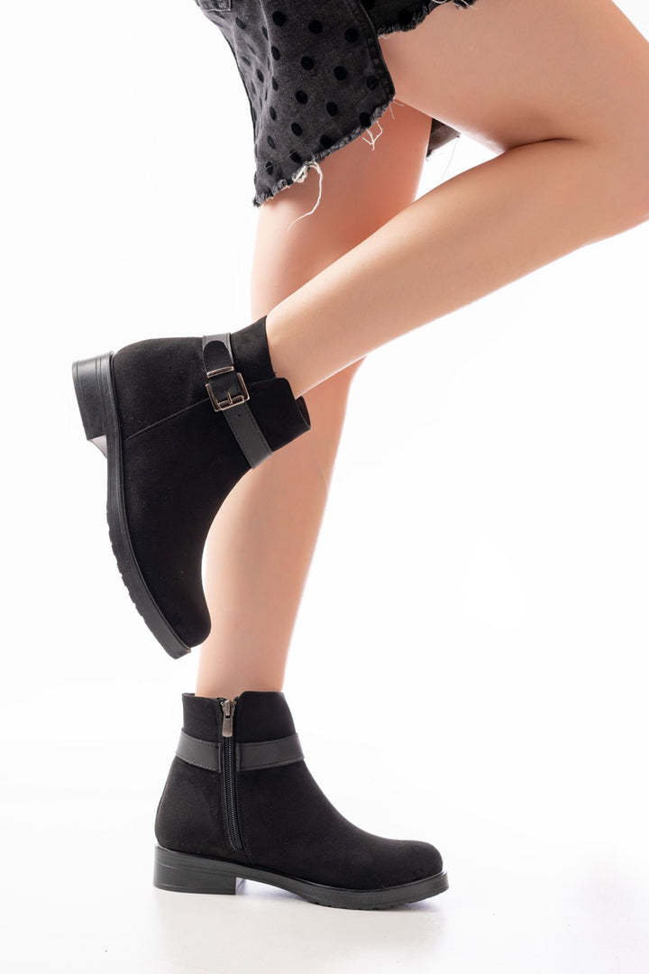 Alena Siyah Süet Toka Aksesuarlı Fermuarlı Kadın Bot