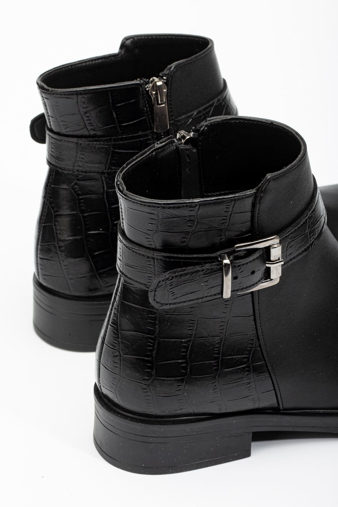 Alena Siyah Kroko Toka Aksesuarlı Fermuarlı Kadın Bot