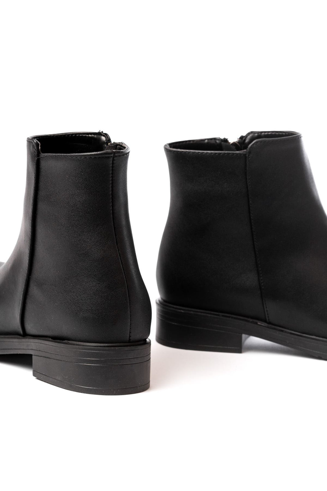 Alena Siyah Fermuarlı Kadın Bot
