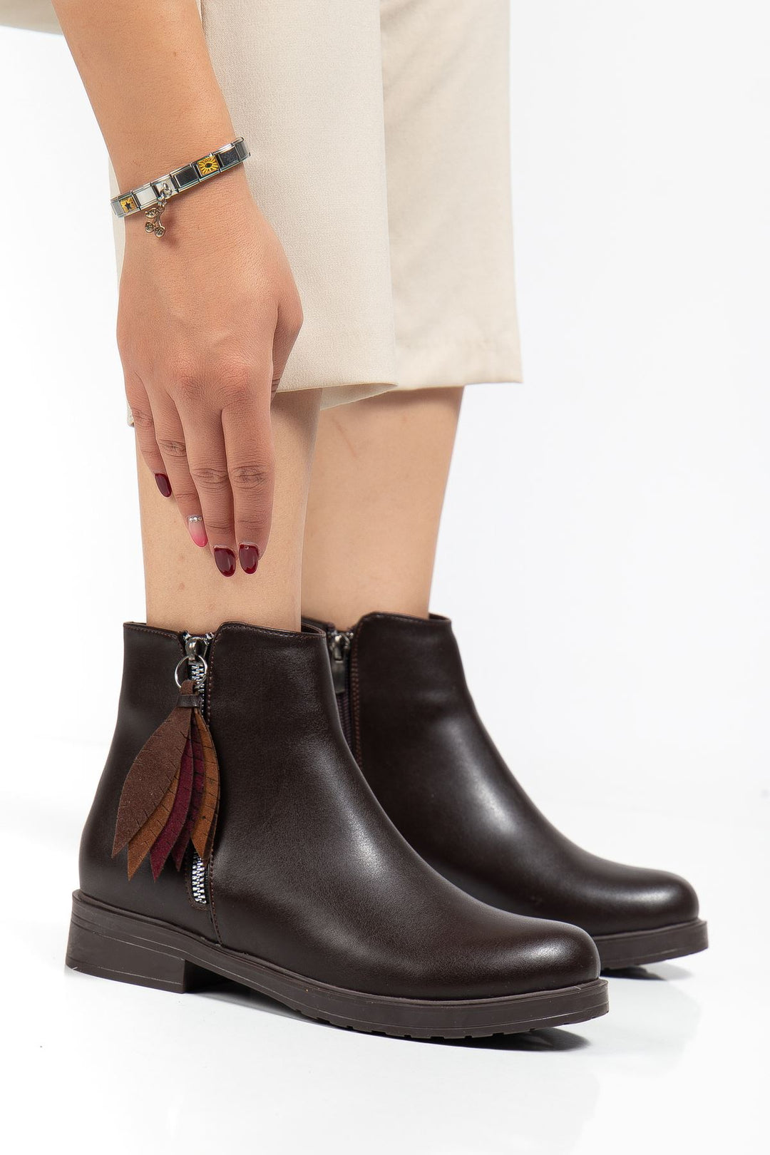 Alenyaz Kahve Yaprak Desenli Fermuarlı Kadın Bot