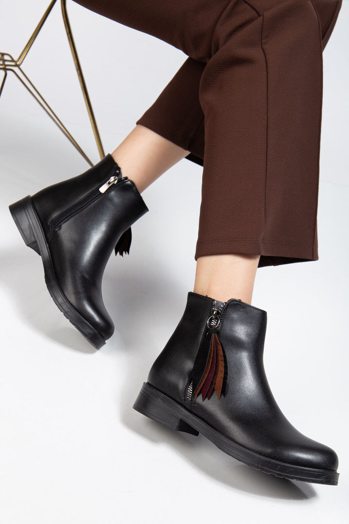 Alenyaz  Siyah Cilt Yaprak Desenli Fermuarlı Kadın Bot