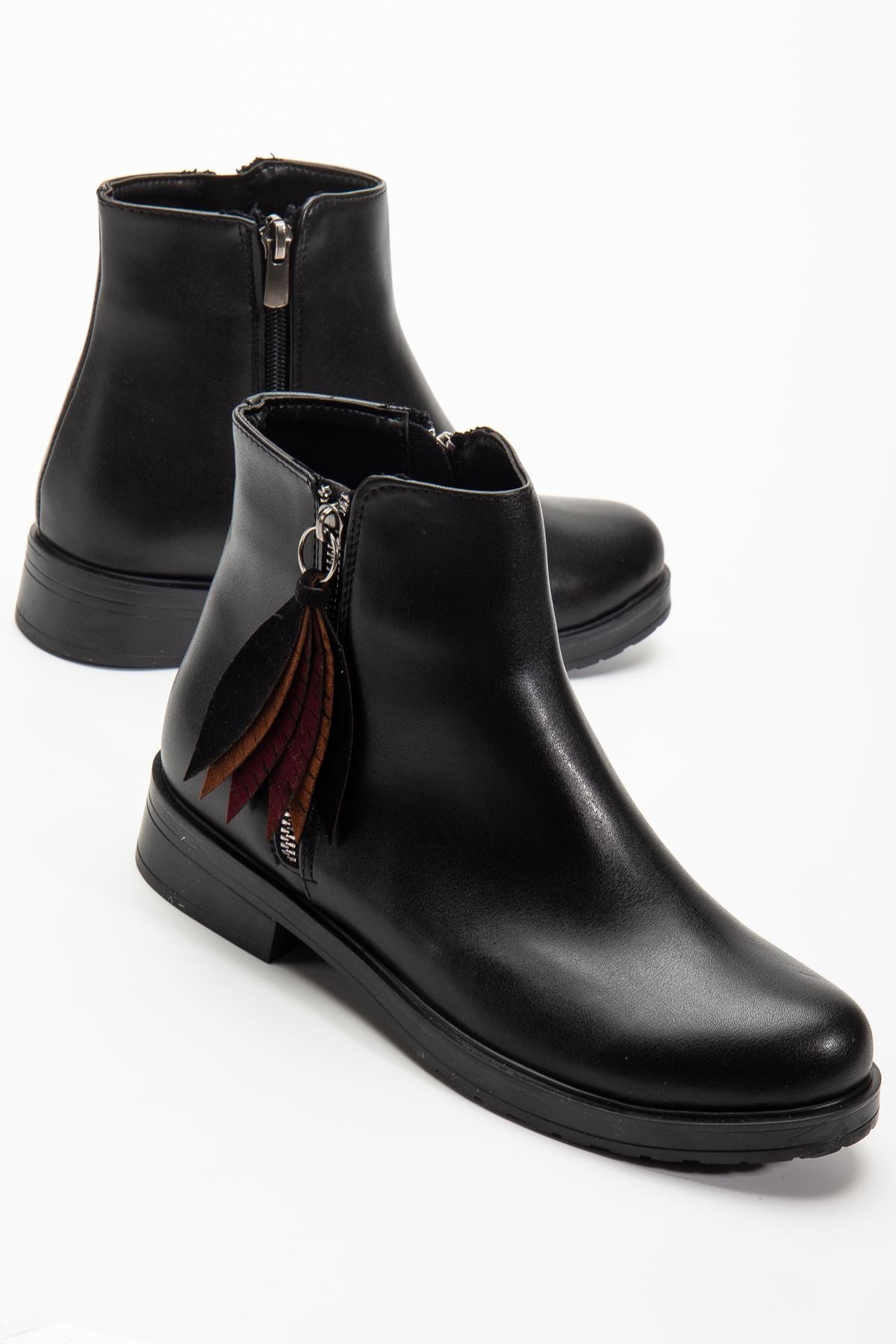 Alenyaz  Siyah Cilt Yaprak Desenli Fermuarlı Kadın Bot