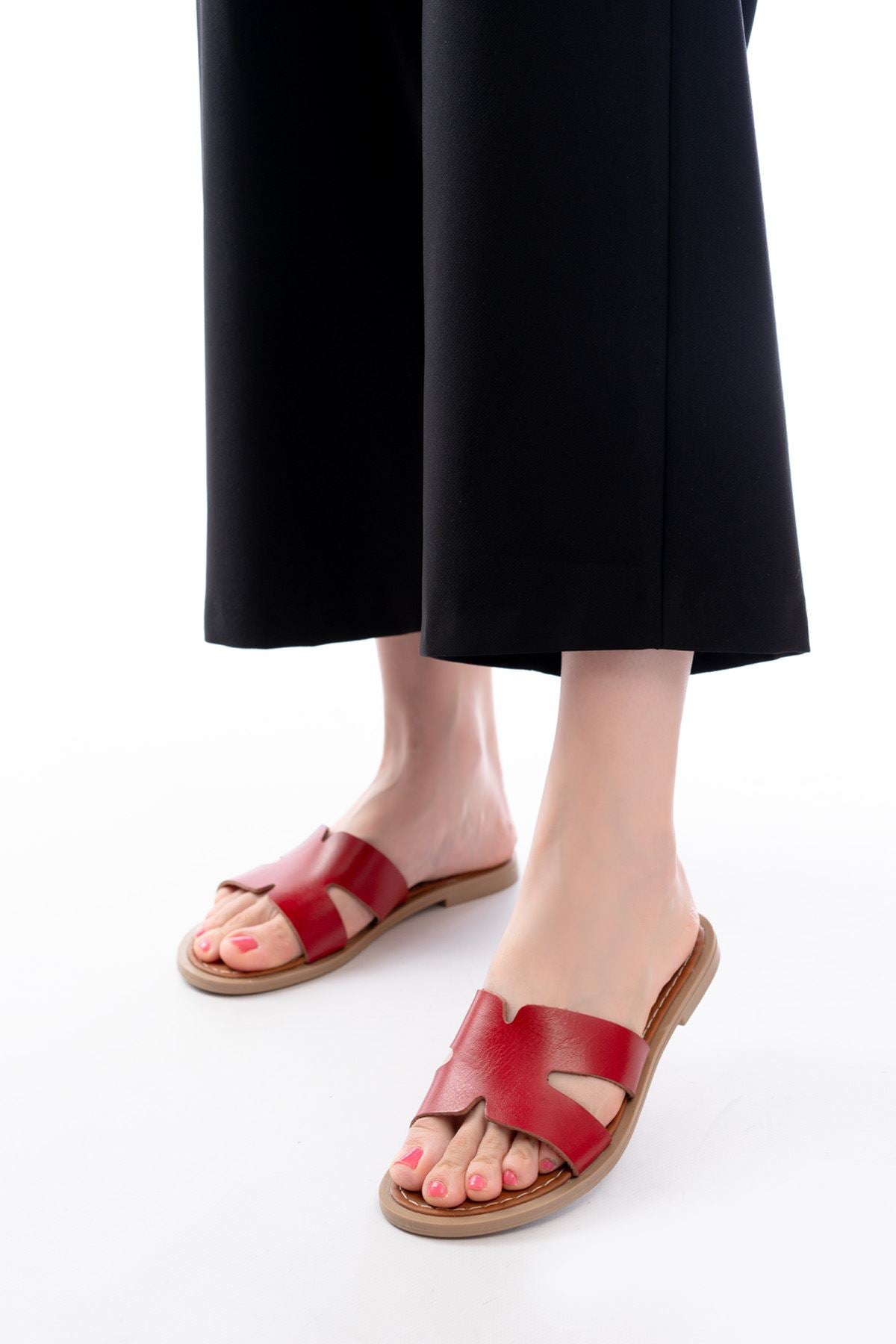 Felora Kadın Hakiki Deri Kırmızı Terlik