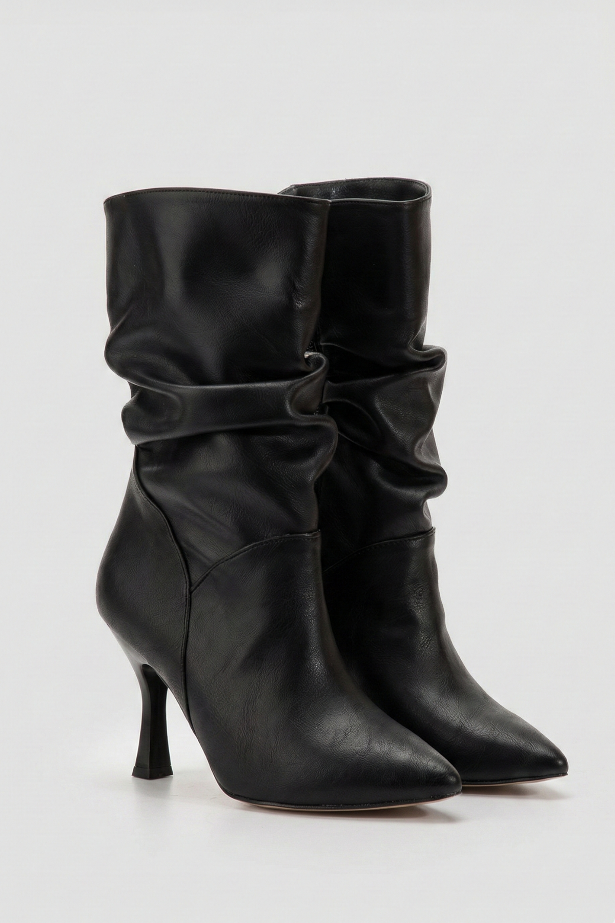 Admete Kadın Siyah Körüklü Yüksek İnce Topuklu Bot