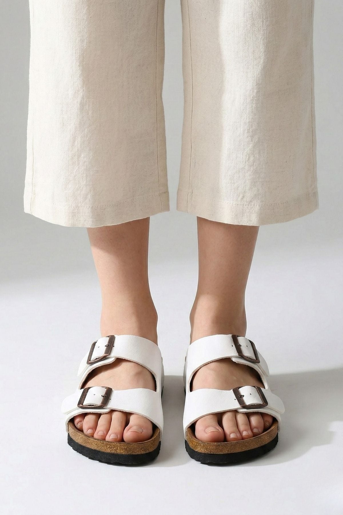 Rıno Kadın Beyaz Nubuk Kemerli Terlik