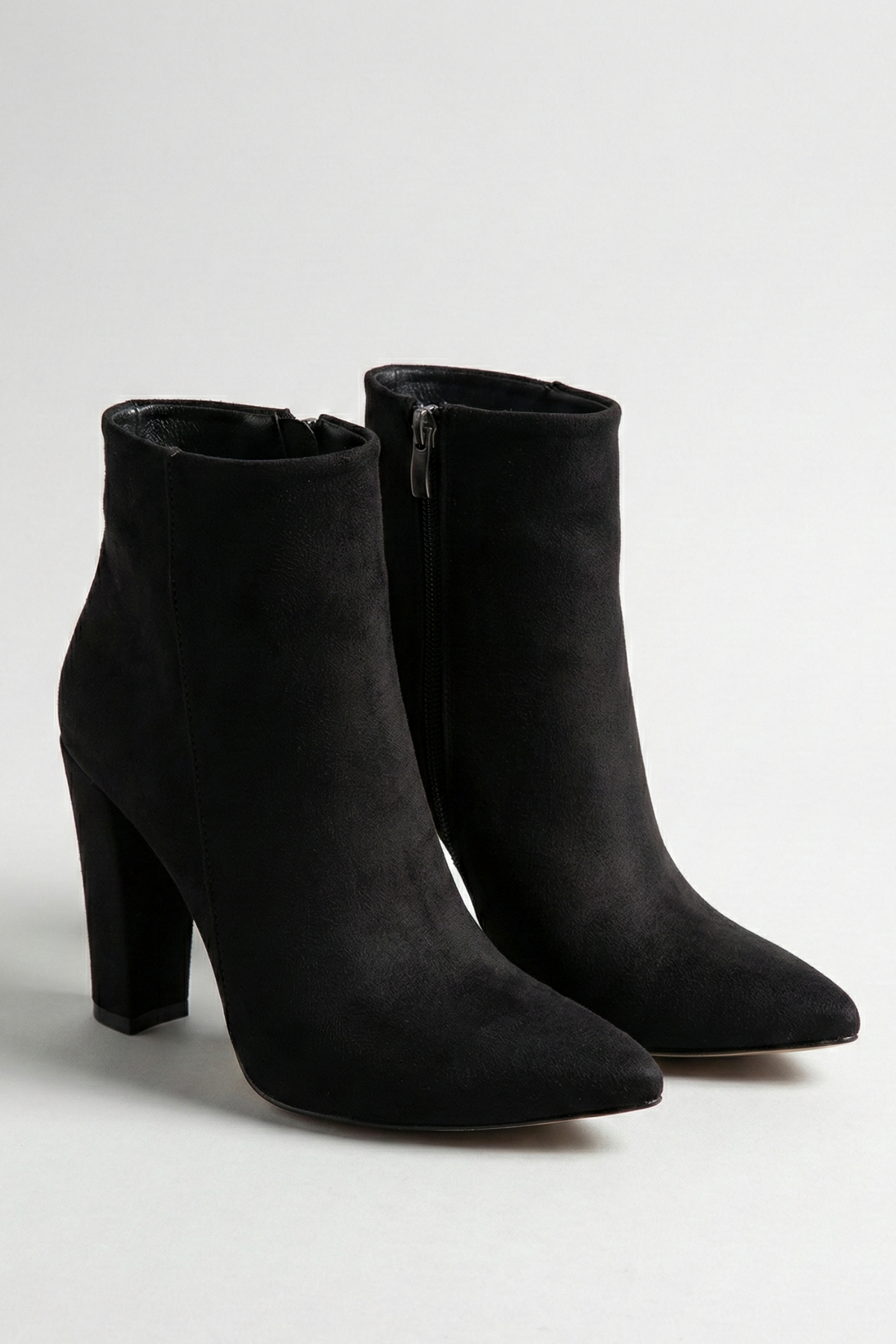 Defmen Siyah Süet Yüksek Kalın Topuklu Fermuarlı Kadın Bot