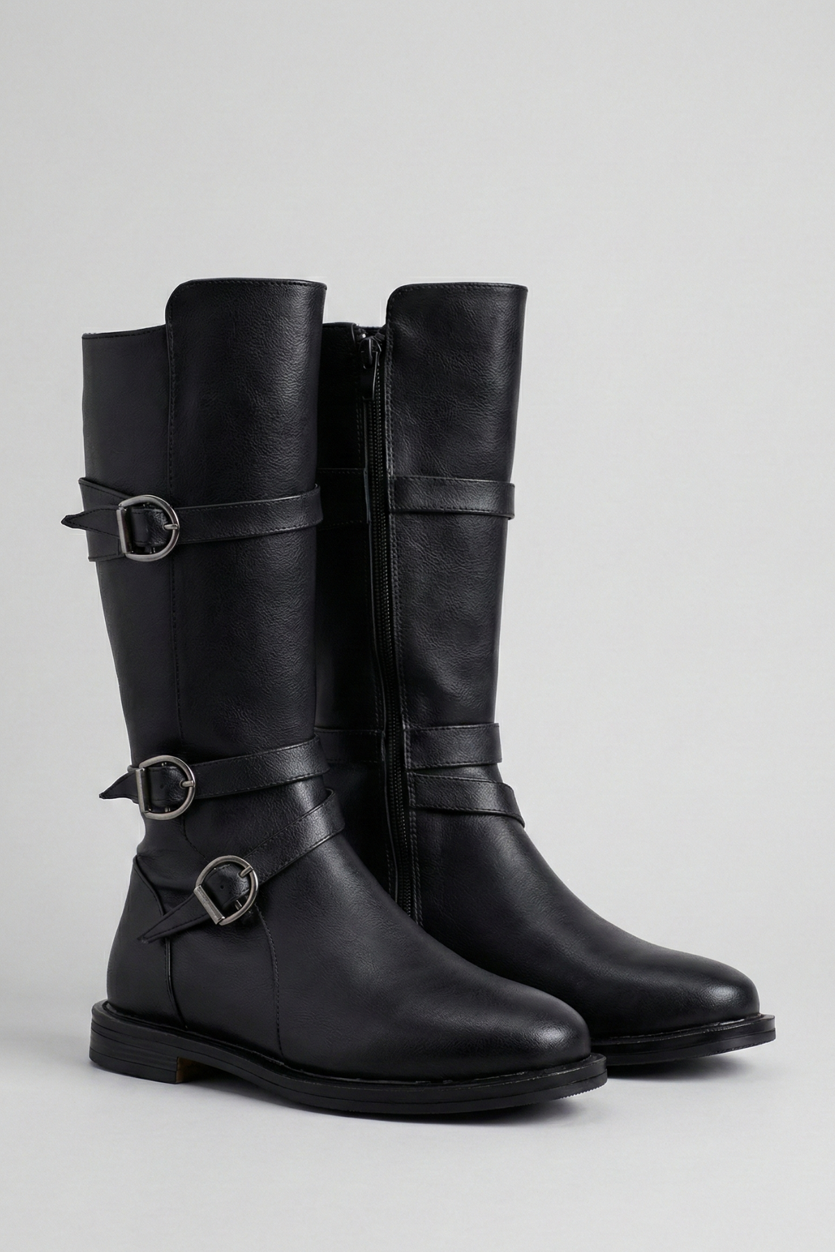 Berre Kadın Toka Detaylı Siyah Çizme