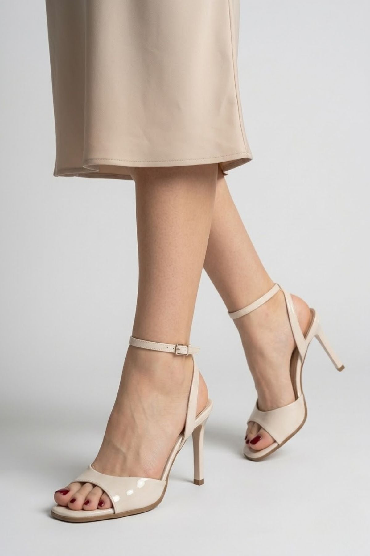 Soha Bej Rugan Topuklu Bilekten Kemerli Ayakkabı