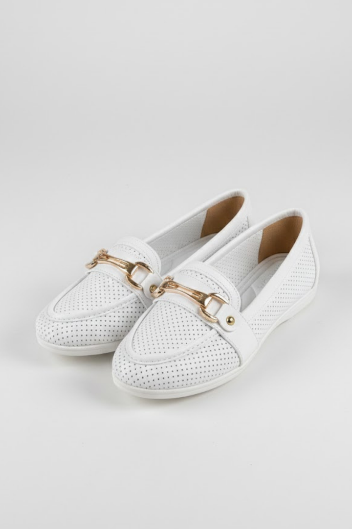 Rain Kadın Beyaz Delikli Detaylı Babet Ayakkabı