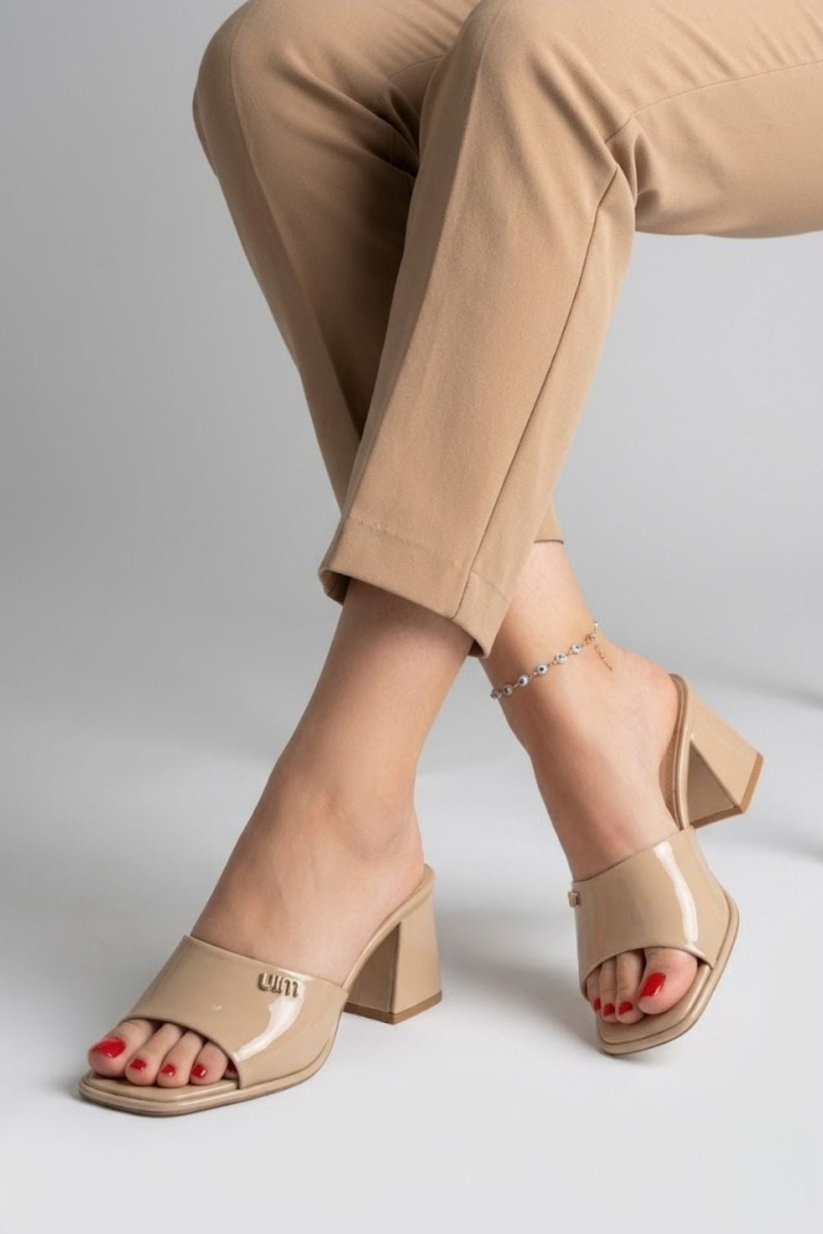 Miyon Kadın Bej Rugan Bantlı Topuklu Terlik
