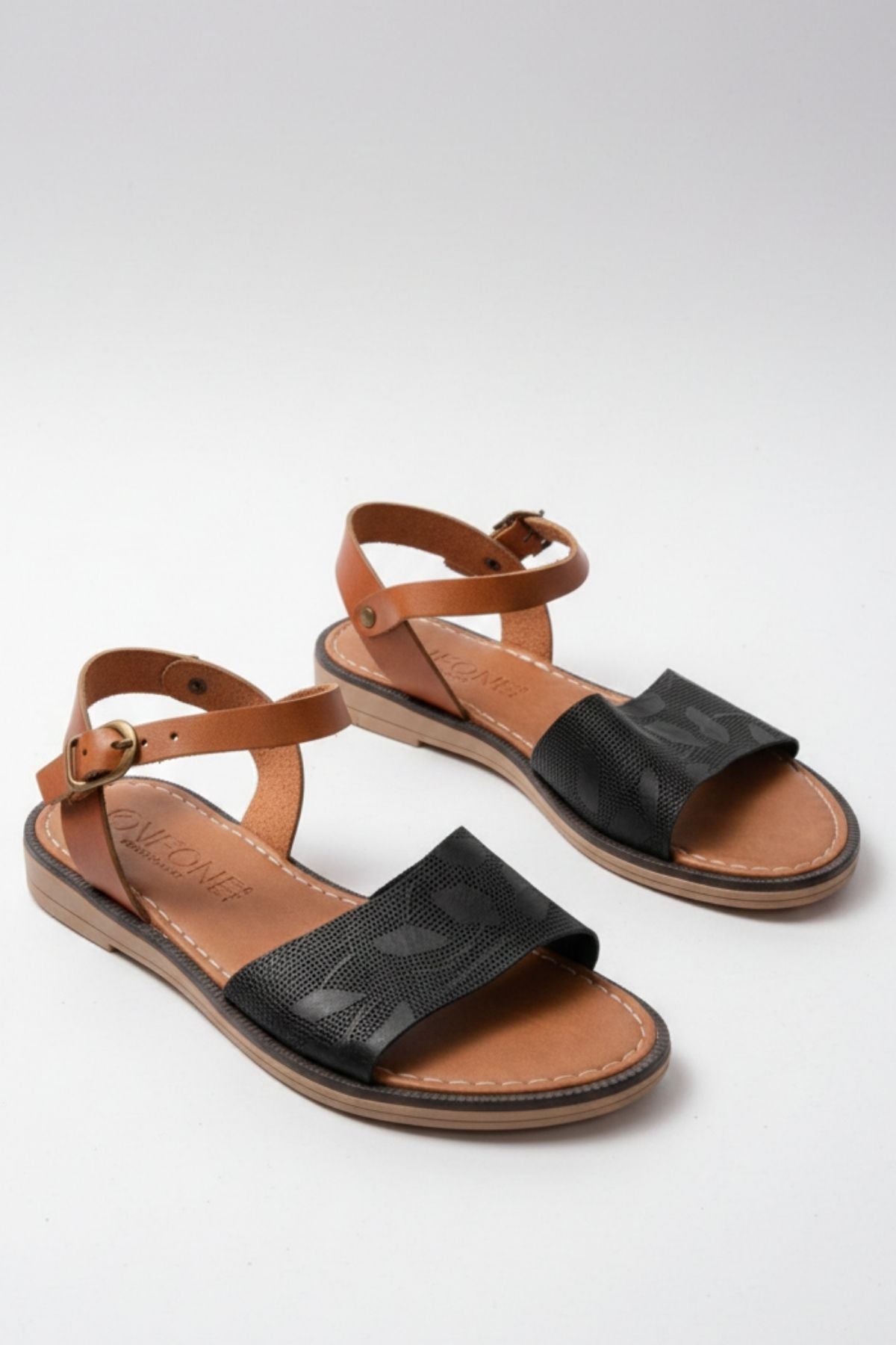 Beniksa Siyah Hakiki Deri Kadın Sandalet