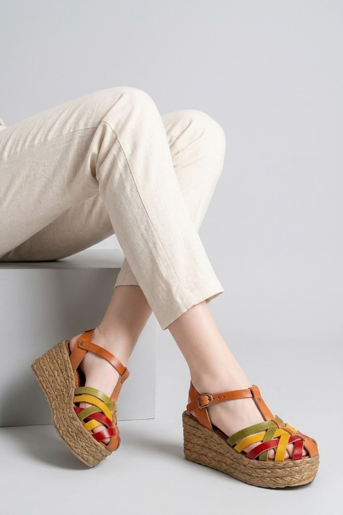 Nergan Multi Hakiki Deri Dolgu Kadın Sandalet