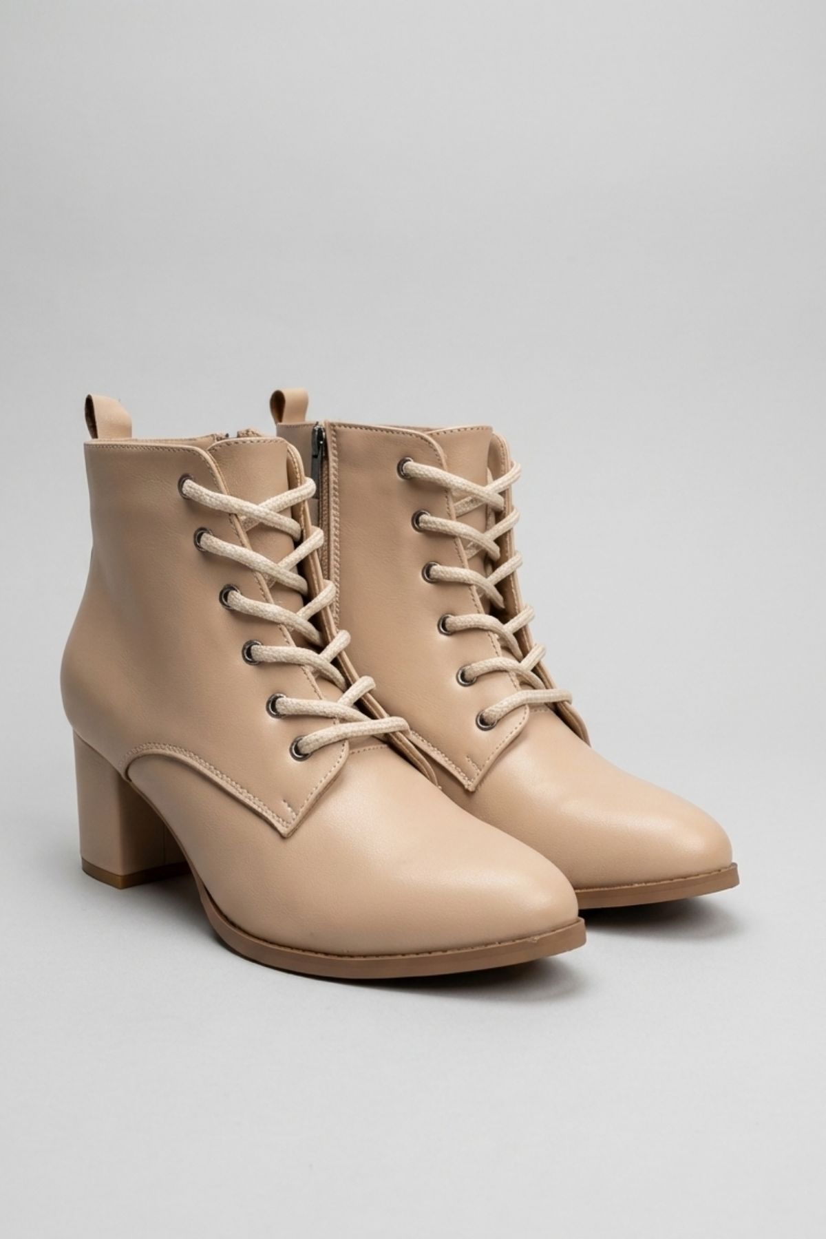 Cent Kadın Bağcık Detaylı Topuklu Nut Bot