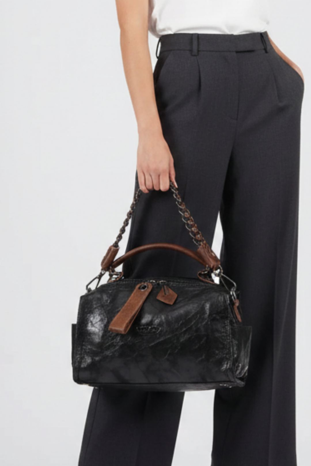 Sentosa Kadın Zincir Detaylı El Çantası