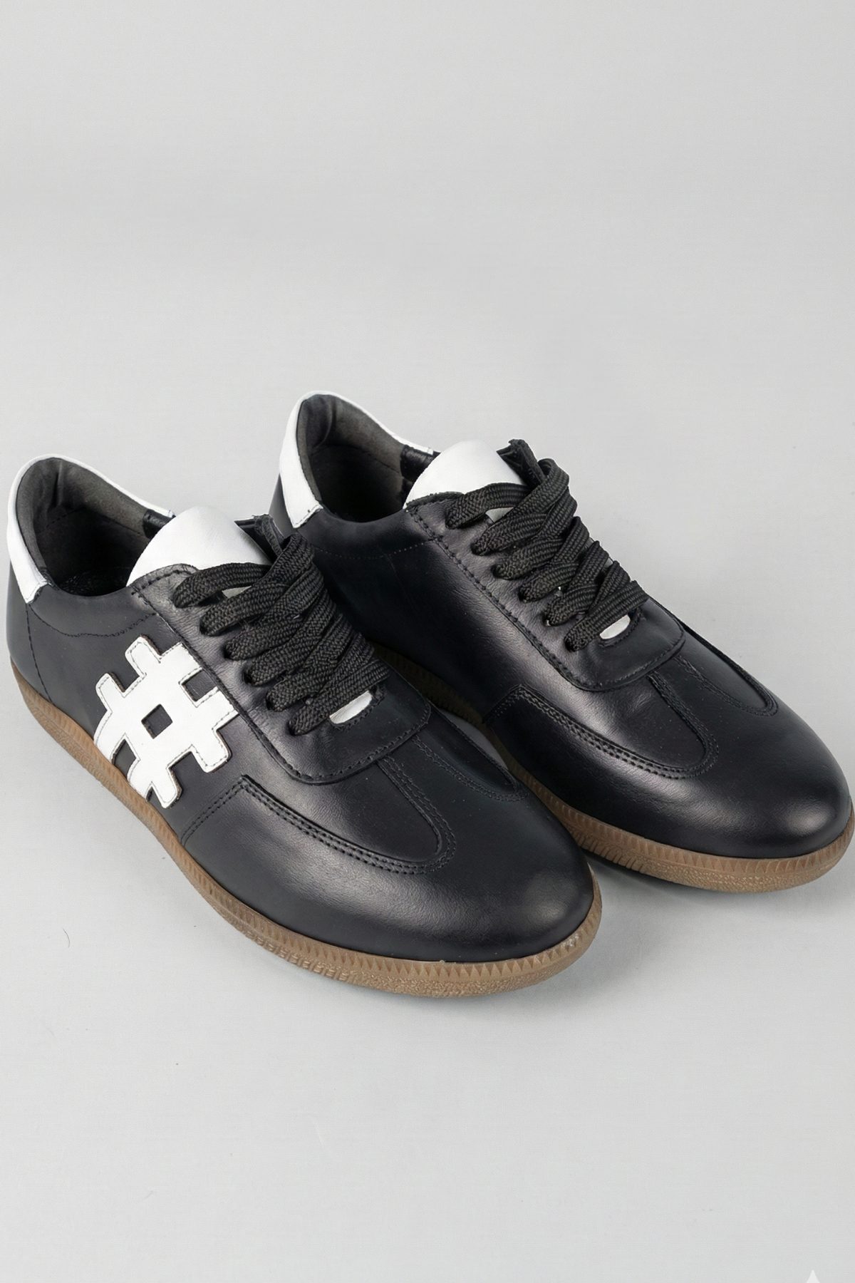Maddo Kadın Hakiki Deri Siyah Beyaz Spor Ayakkabı