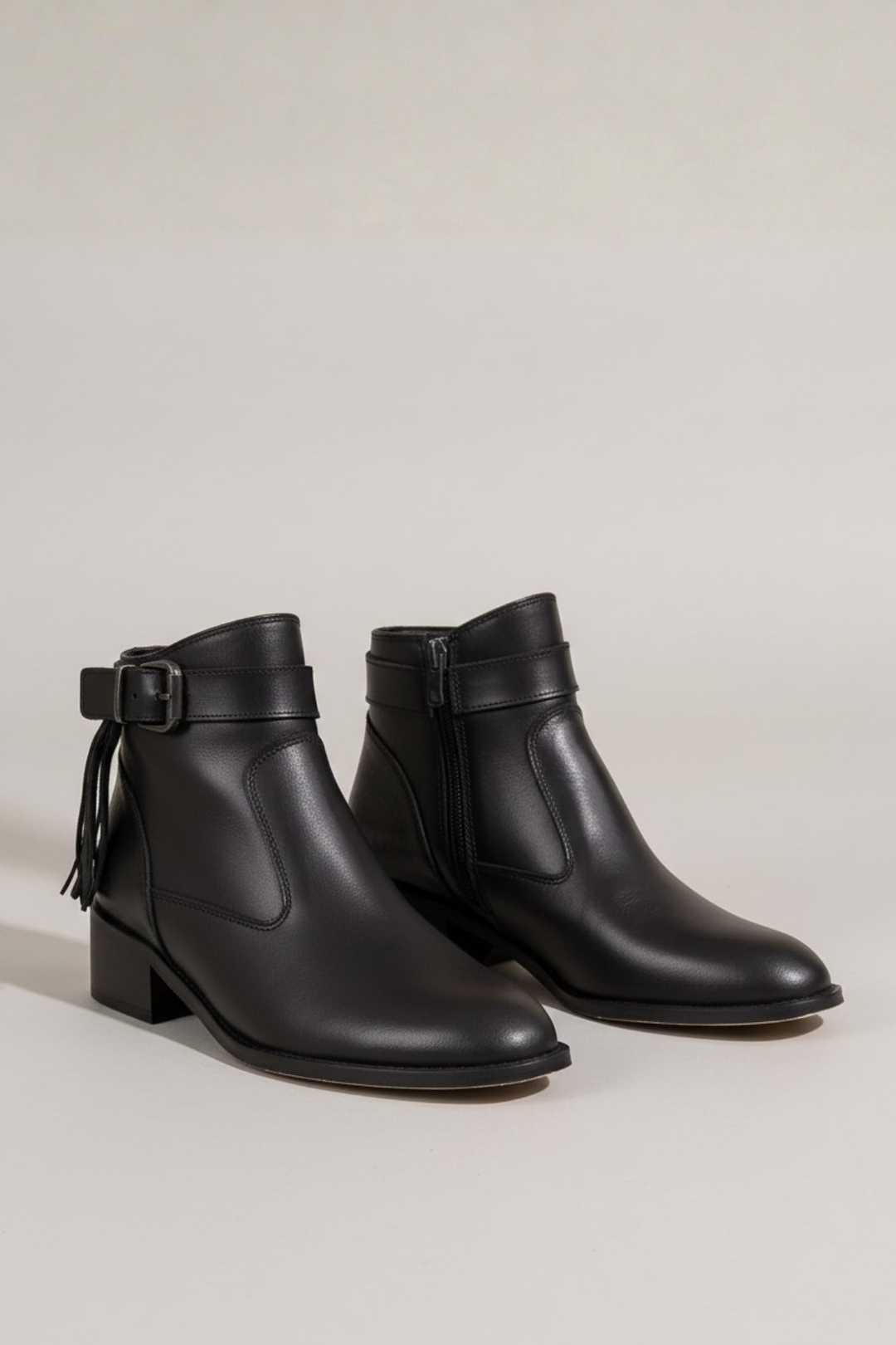 Norvel Hakiki Deri Toka Detaylı Kadın Siyah Bot