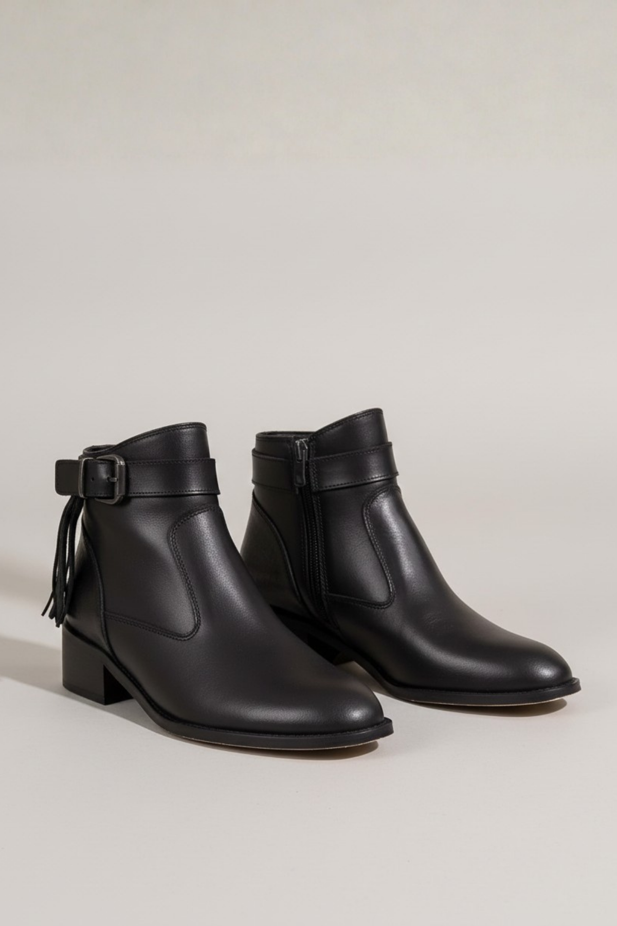 Norvel Hakiki Deri Toka Detaylı Kadın Siyah Bot